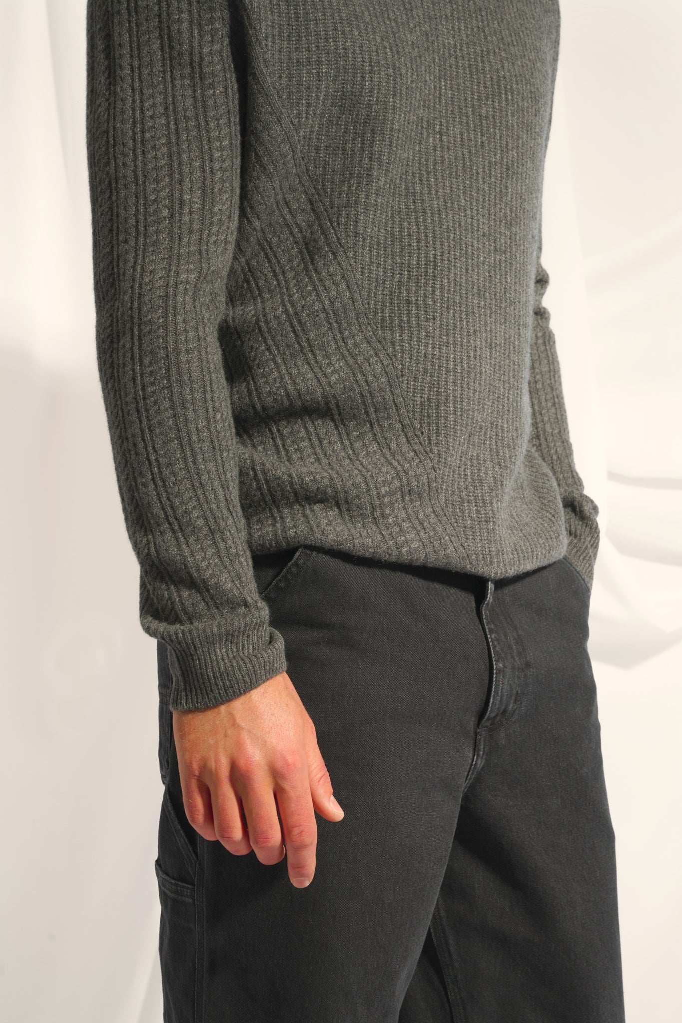 LUKKA round-neck sweater anthracite mottled