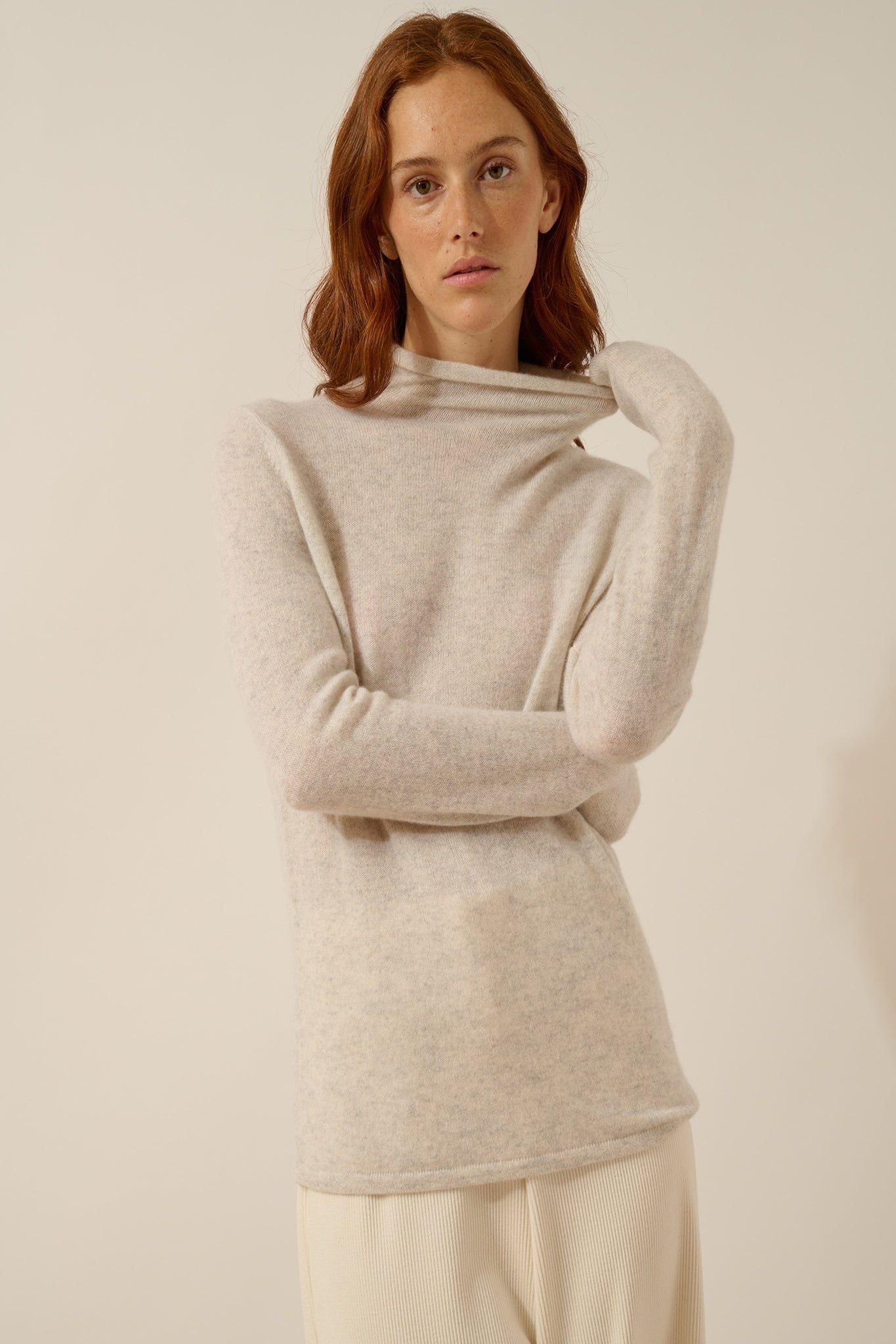 LYSANDRA pull col roulé gris perle chiné