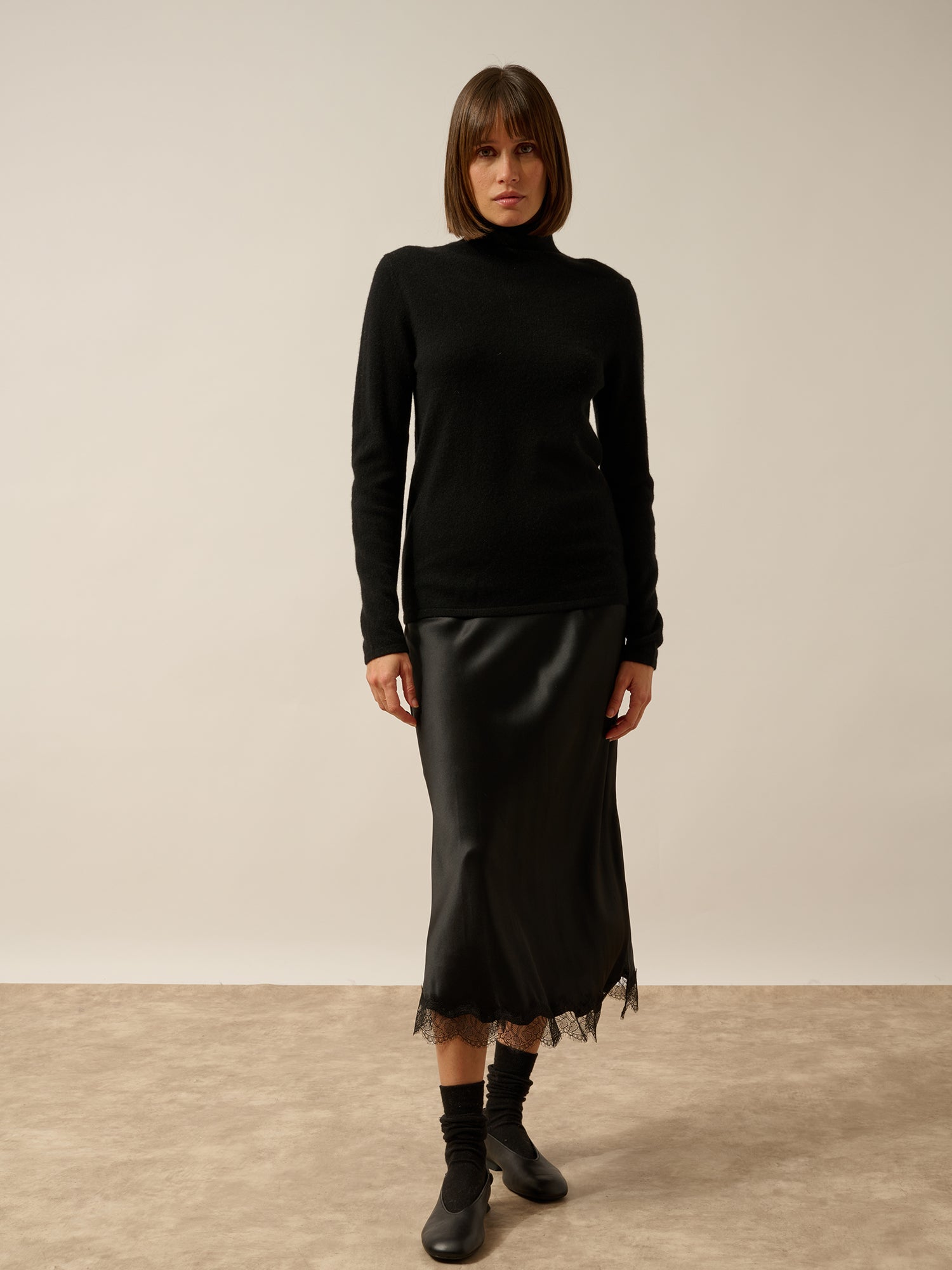 LYSANDRA pull col roulé noir