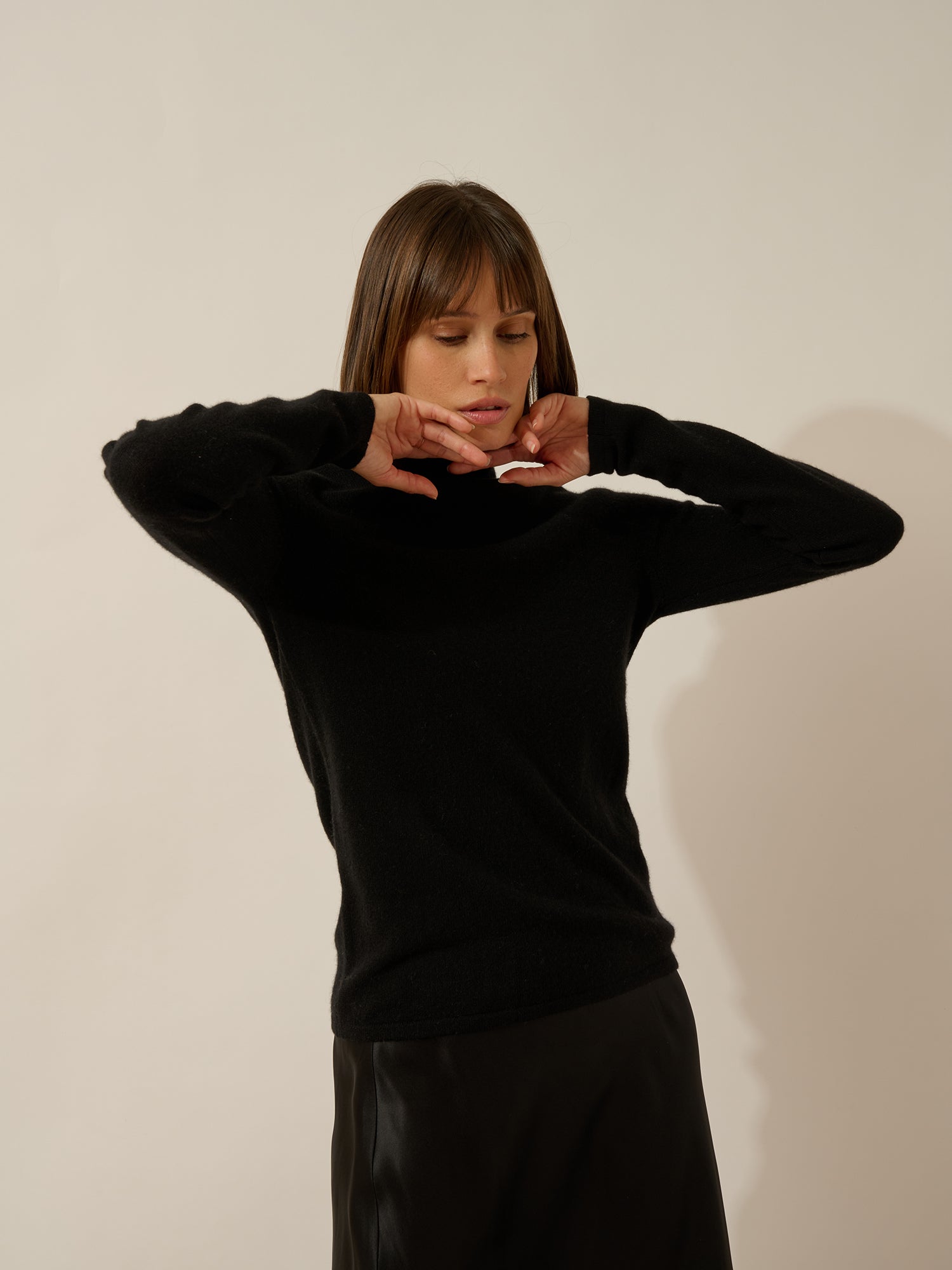 LYSANDRA pull col roulé noir