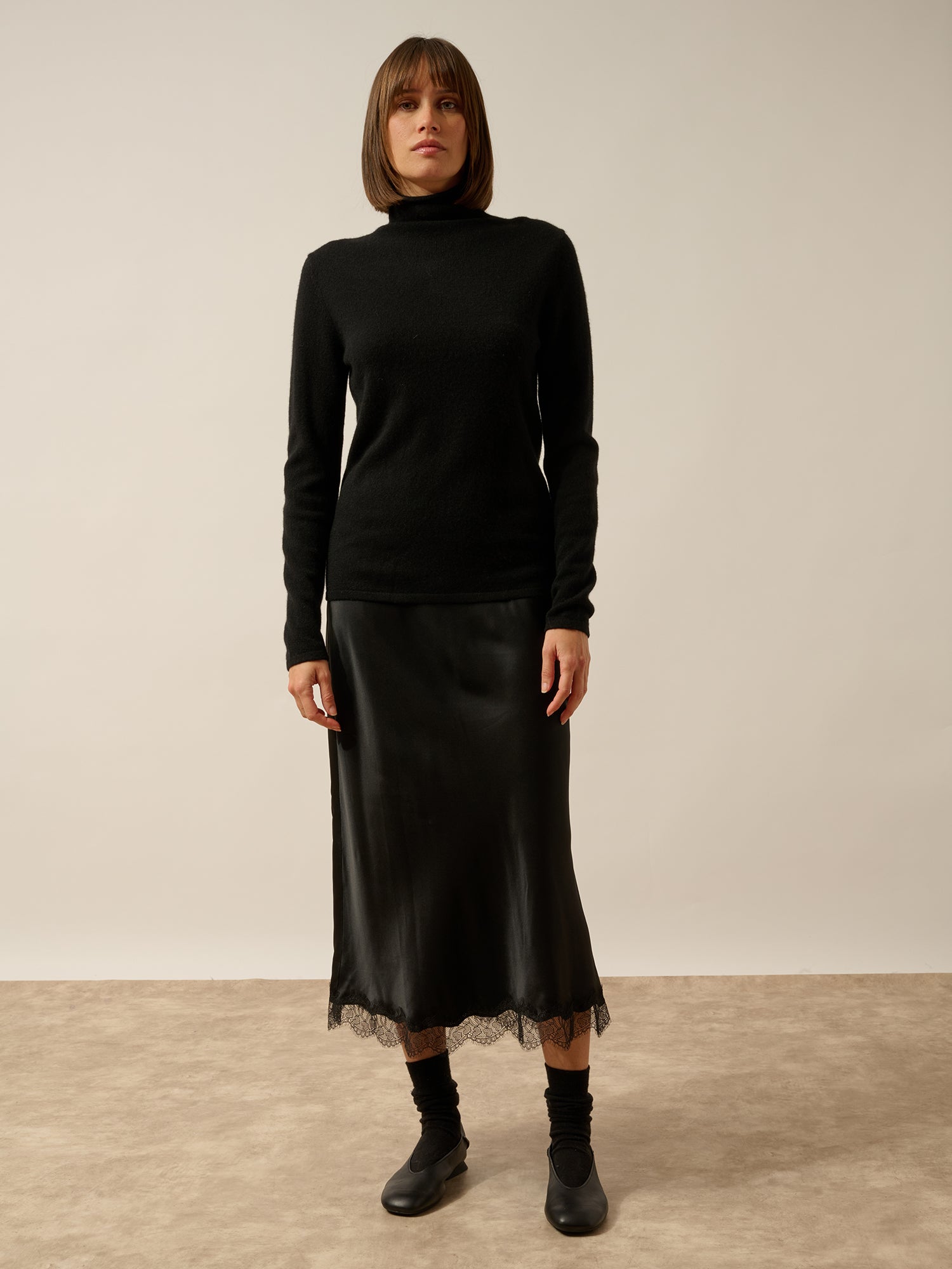 LYSANDRA pull col roulé noir