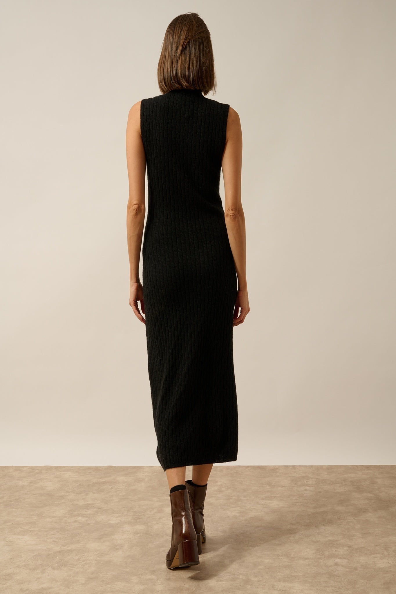 MANON sleeveless high-neck dress in black