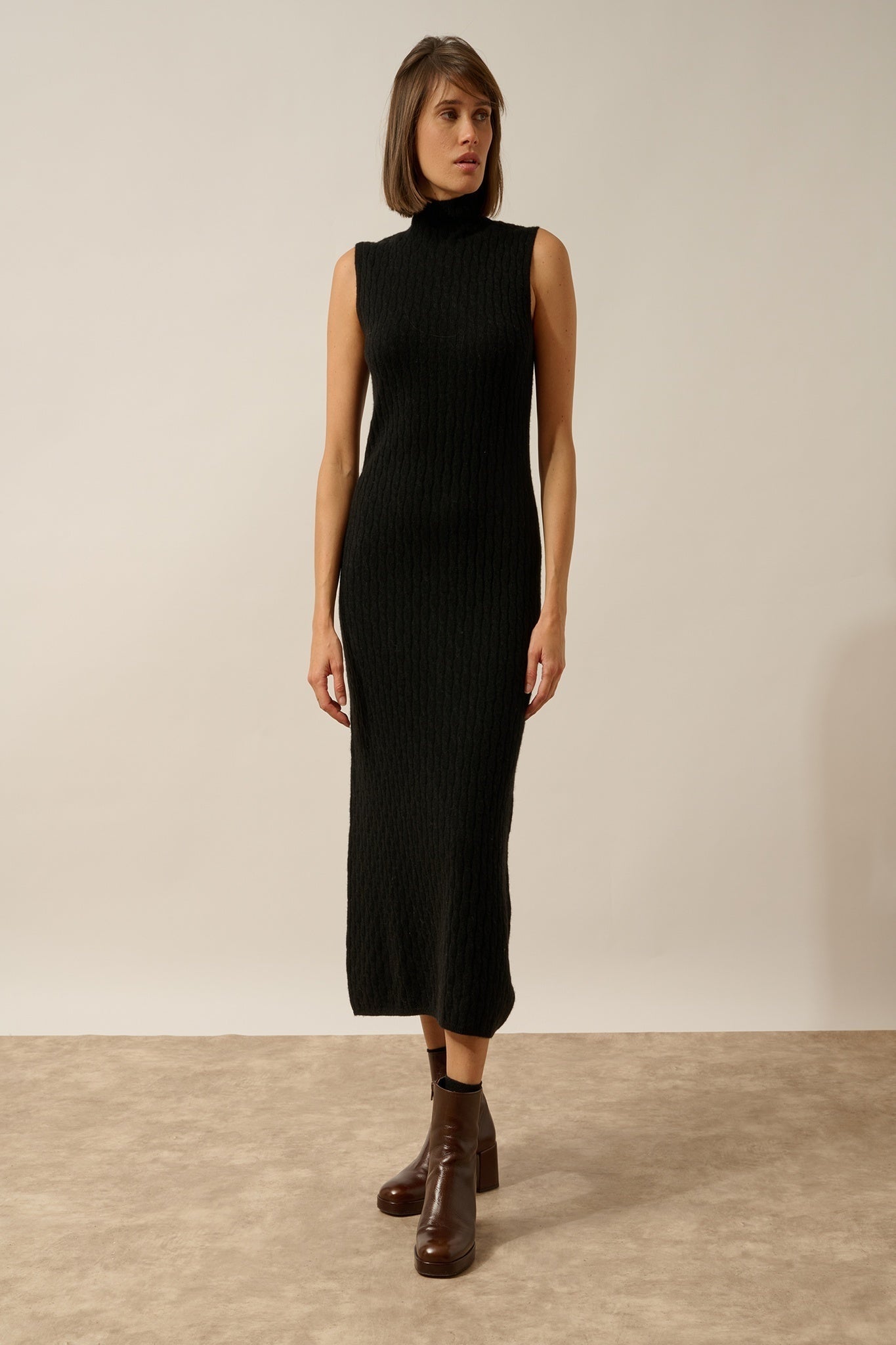 MANON sleeveless high-neck dress in black