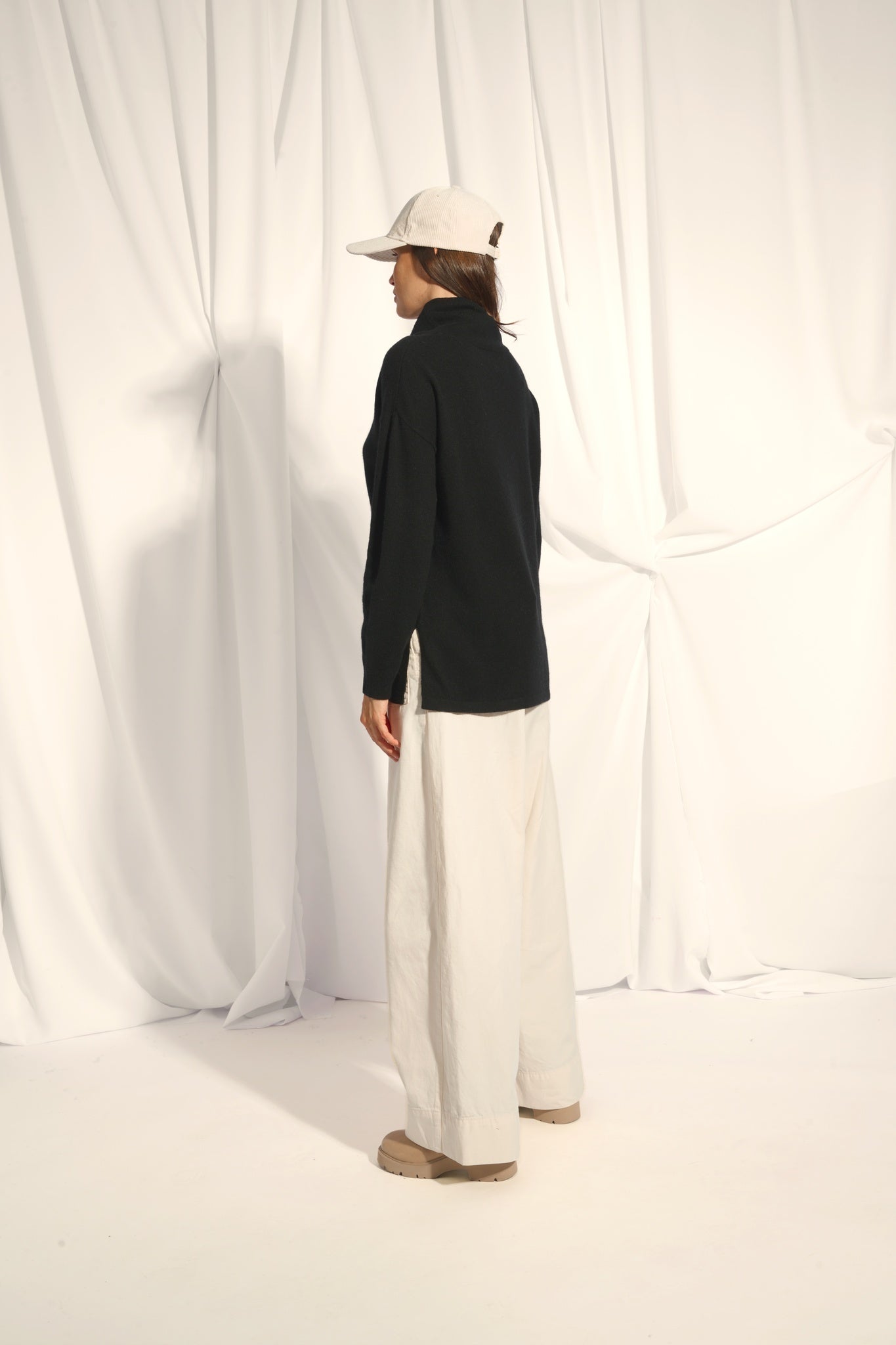 MELROSE pull col montant noir