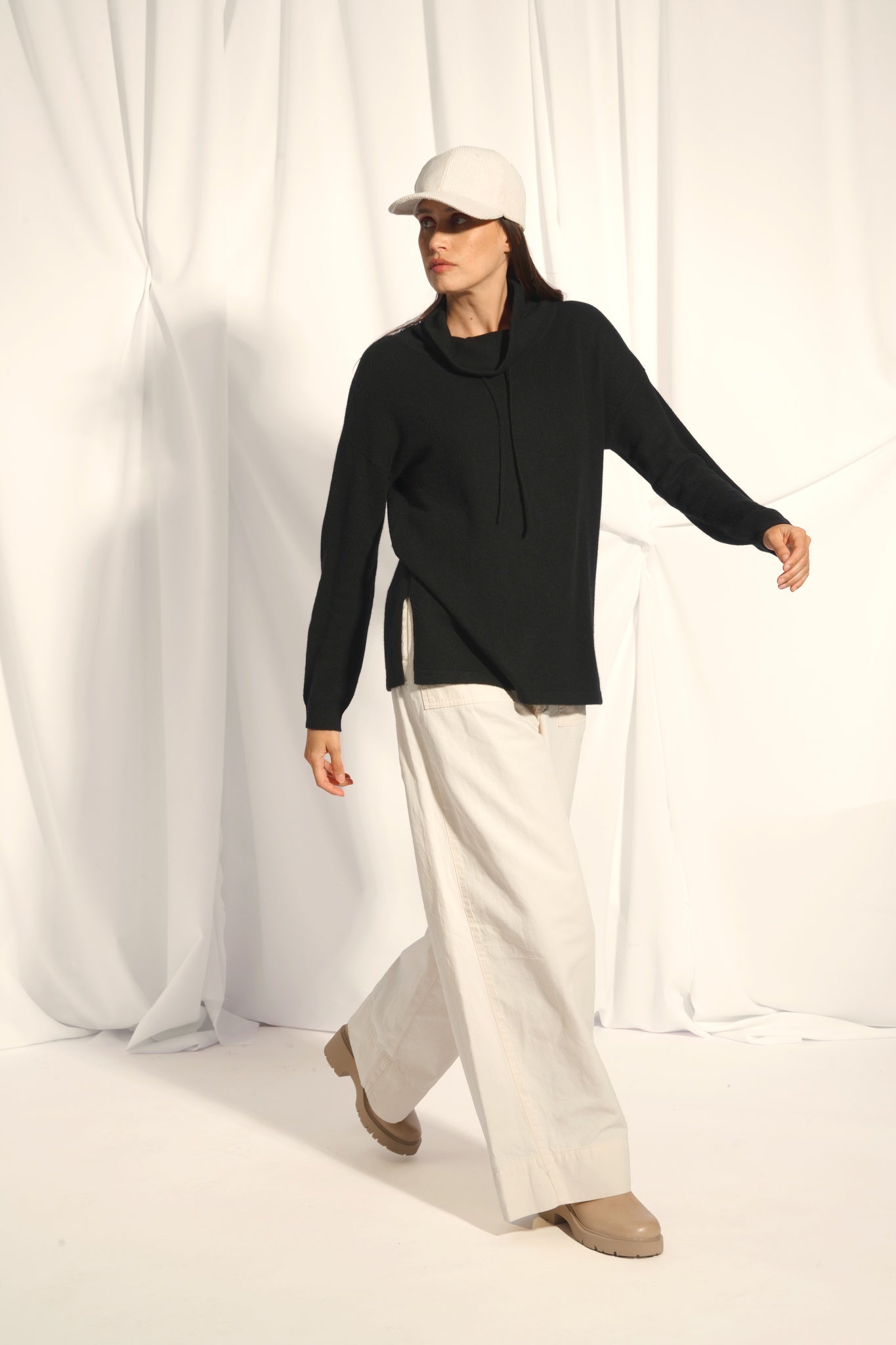 MELROSE pull col montant noir