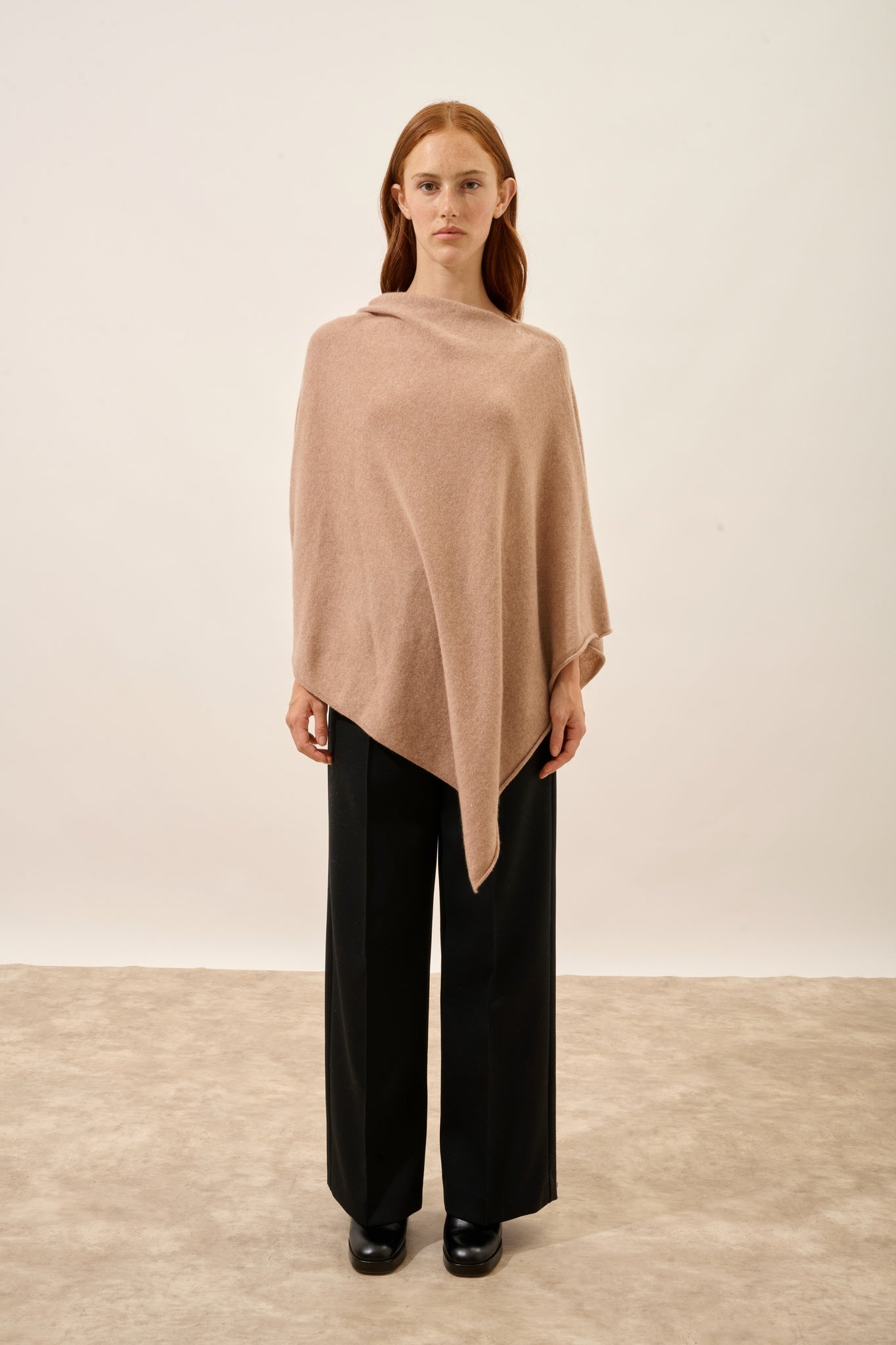 MEREDITH poncho boat neck camel mottled