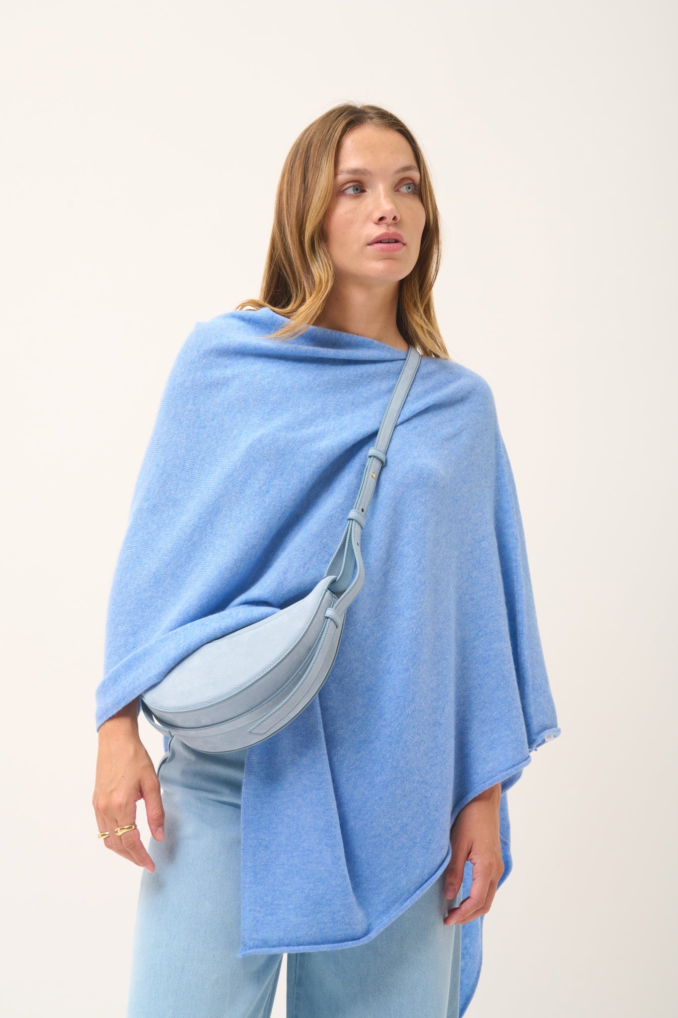 MEREDITH poncho col bateau sky
