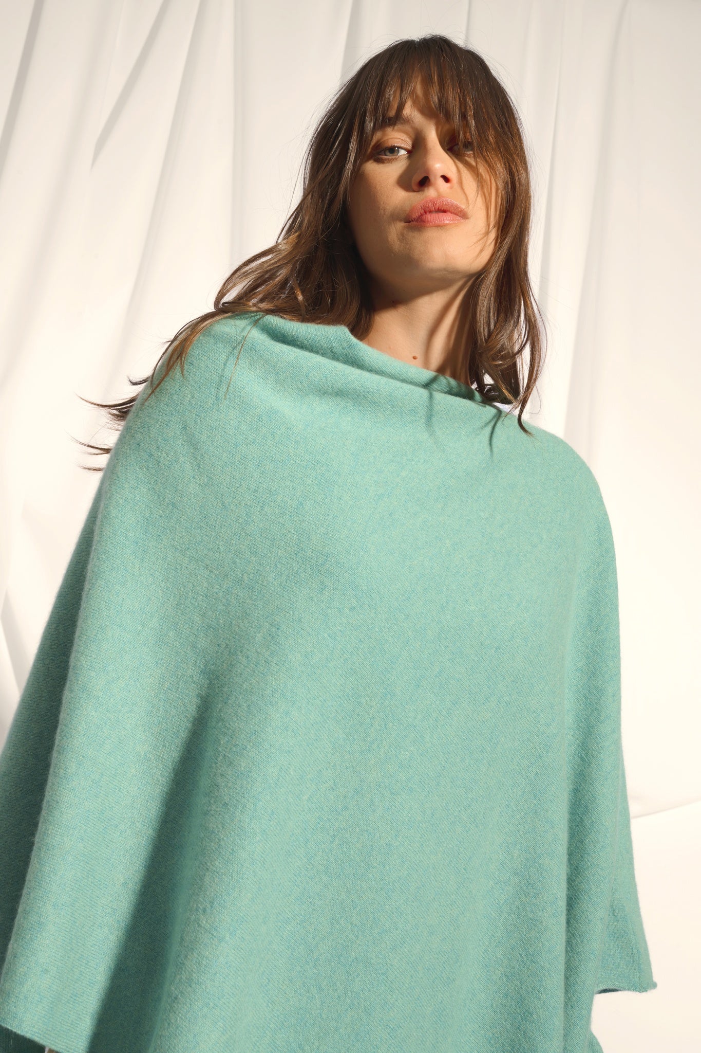 MEREDITH poncho col bateau vert chiné