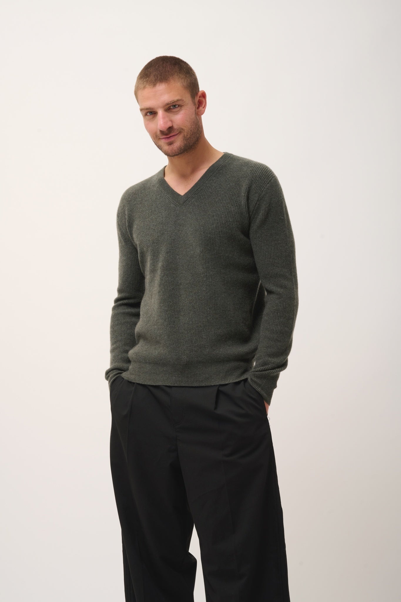 MEVRON pull col v kaki chiné