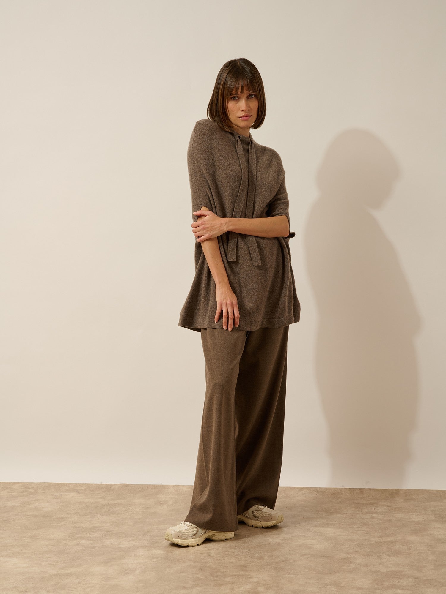 miamar cape with round neckline in taupe melange