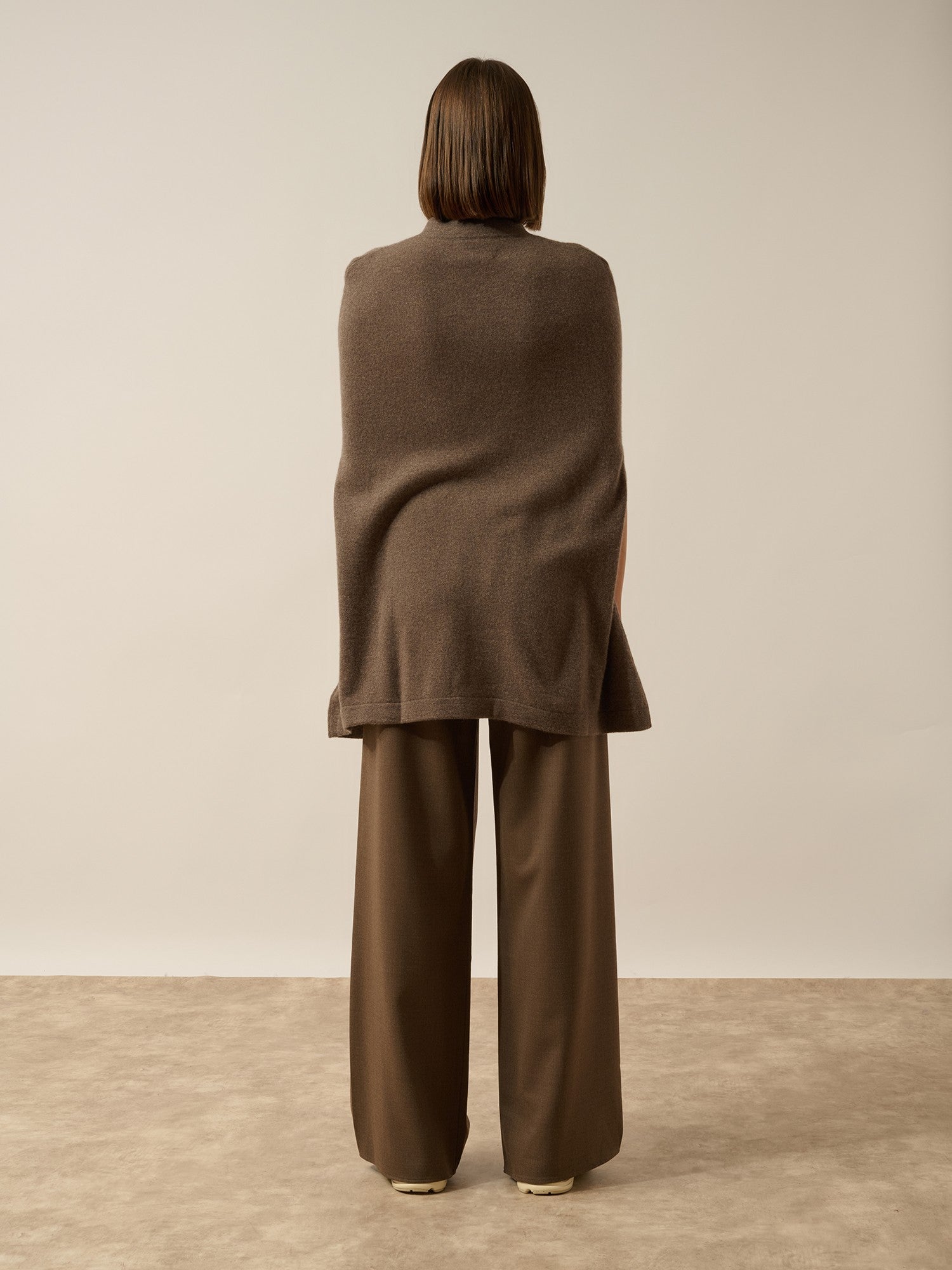 miamar cape with round neckline in taupe melange