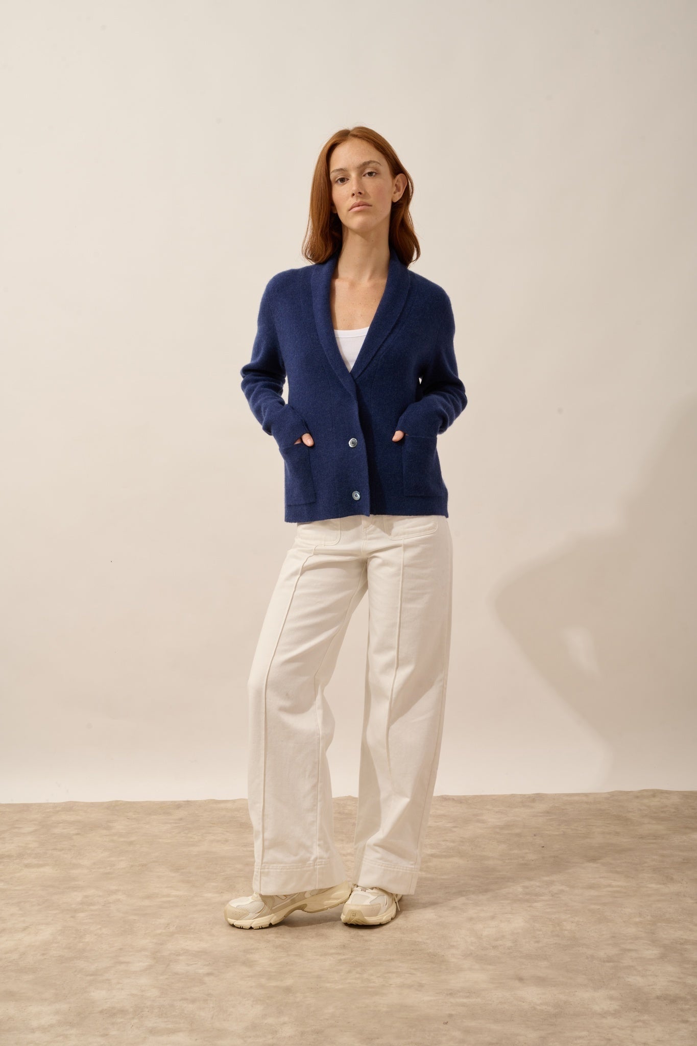 MILA veste boutonnée col châle bleu nuit