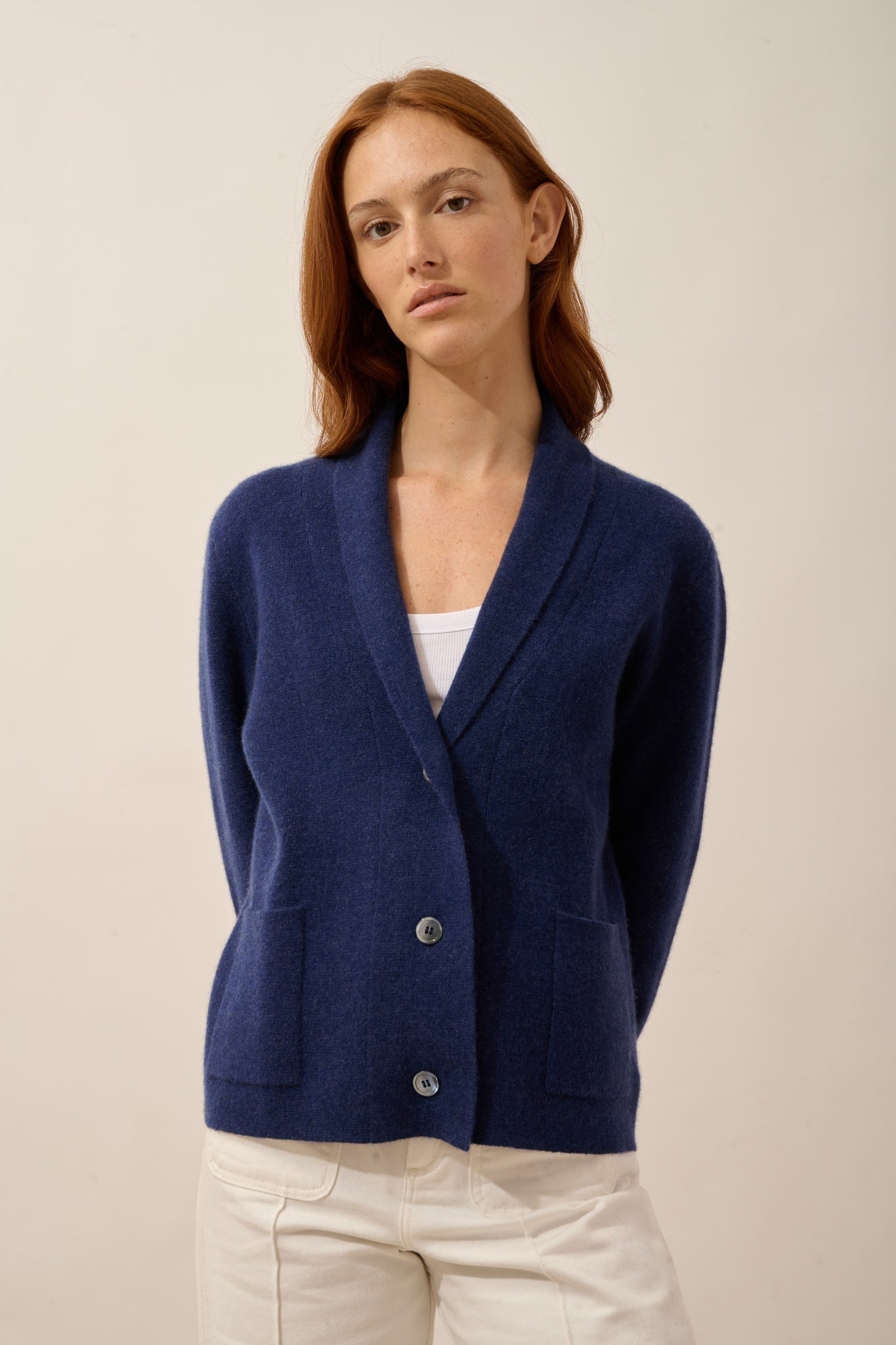 MILA veste boutonnée col châle bleu nuit