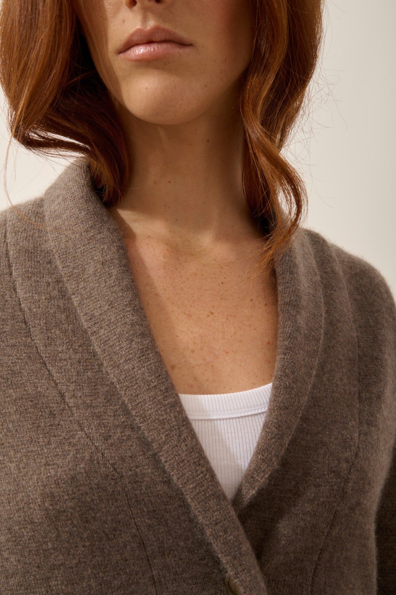 mila veste boutonnée col châle taupe chiné