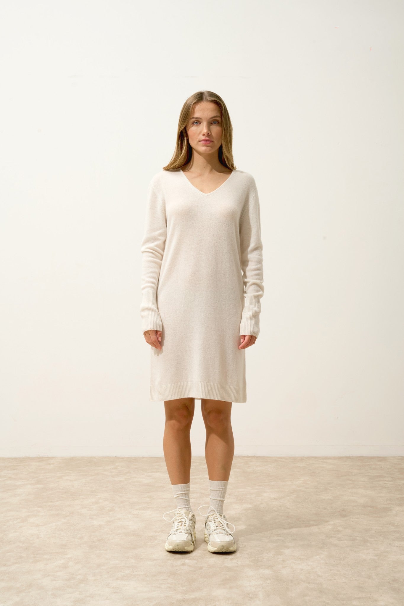 mileya robe col v ivoire 100% cachemire