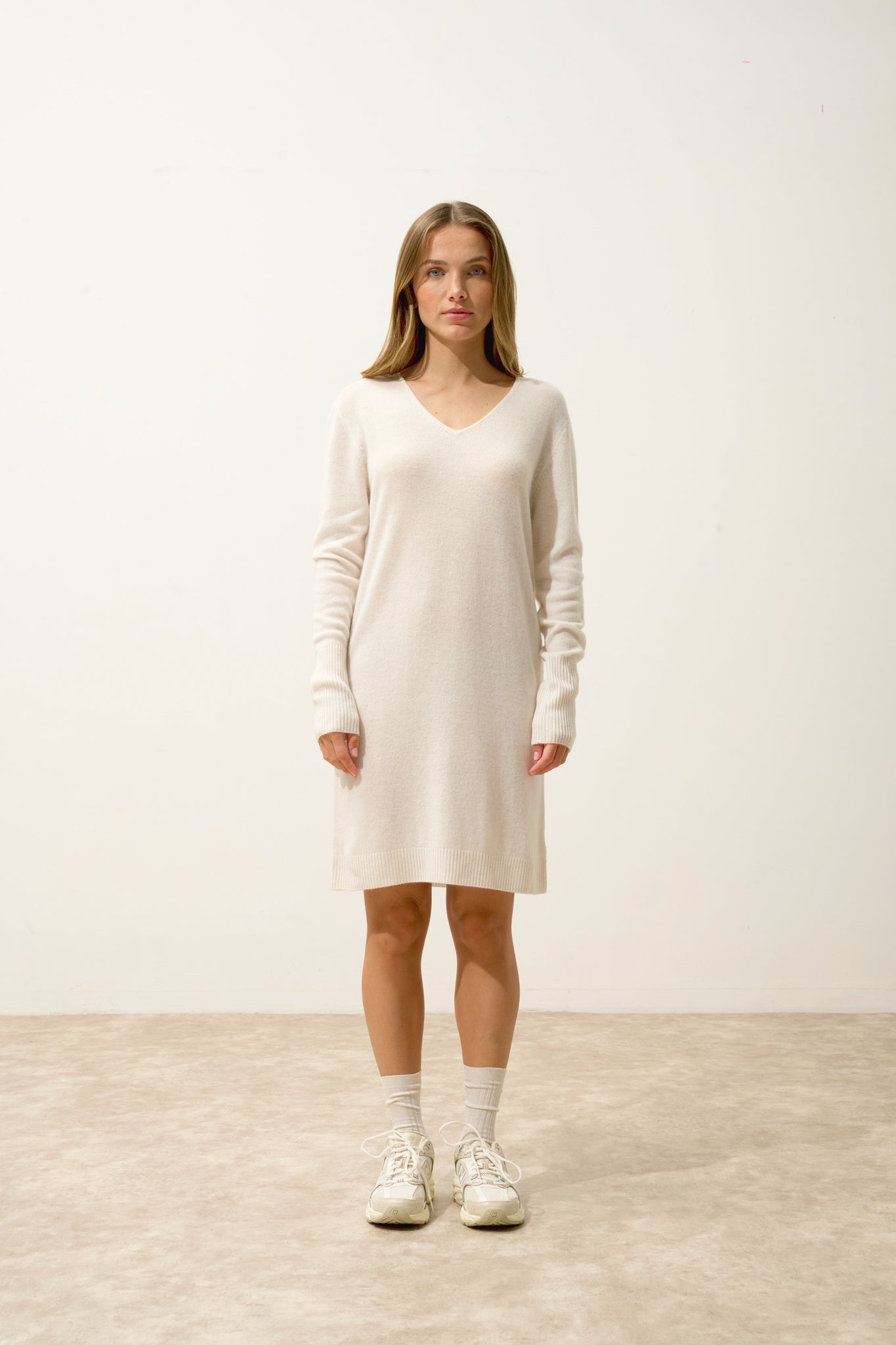 MILEYA robe col v ivoire