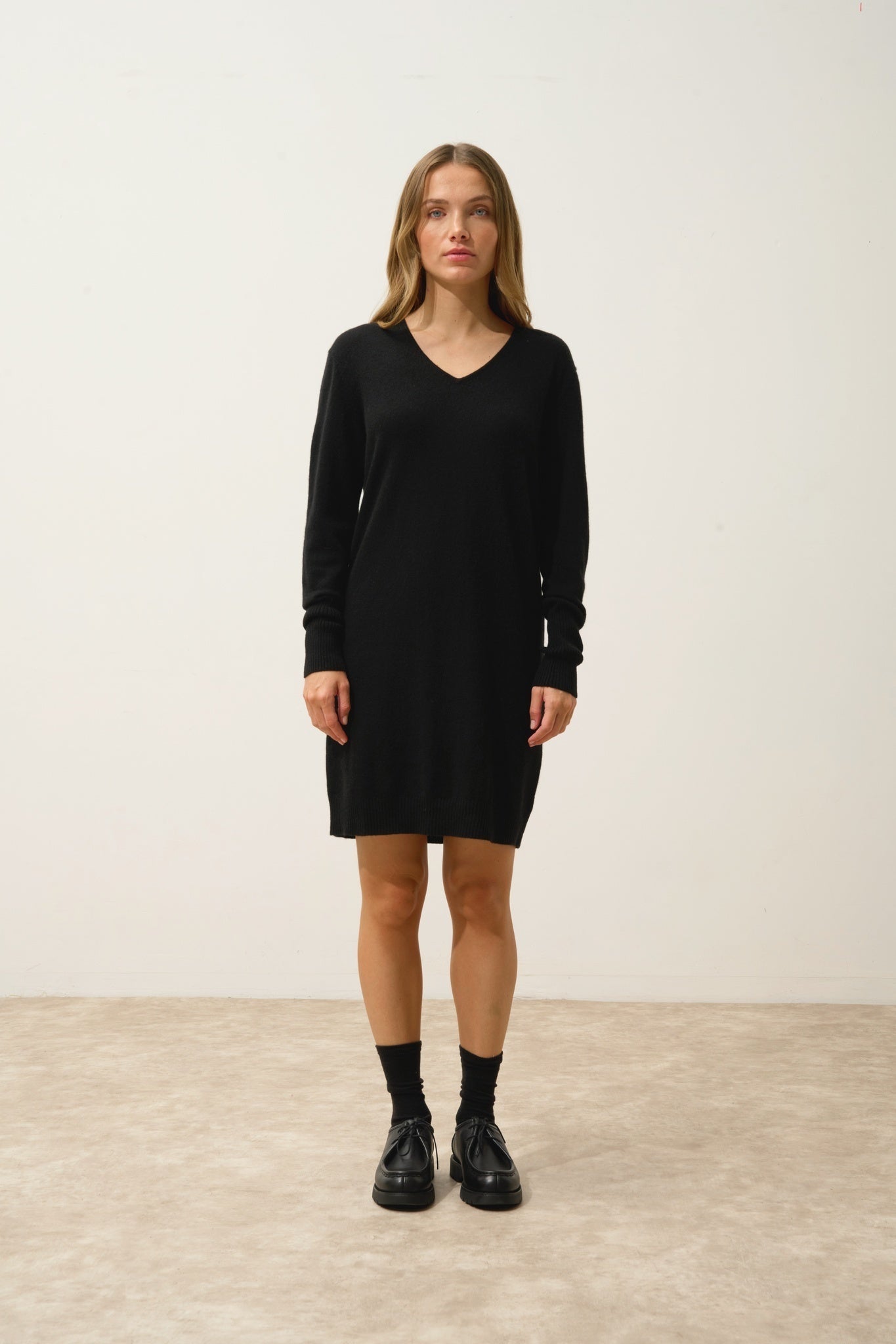 MILEYA black V-neck dress