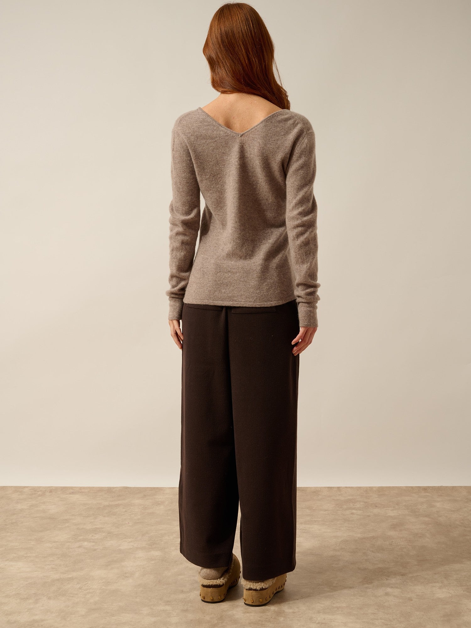 mirella pullover with v-neck front and back in mottled caribou