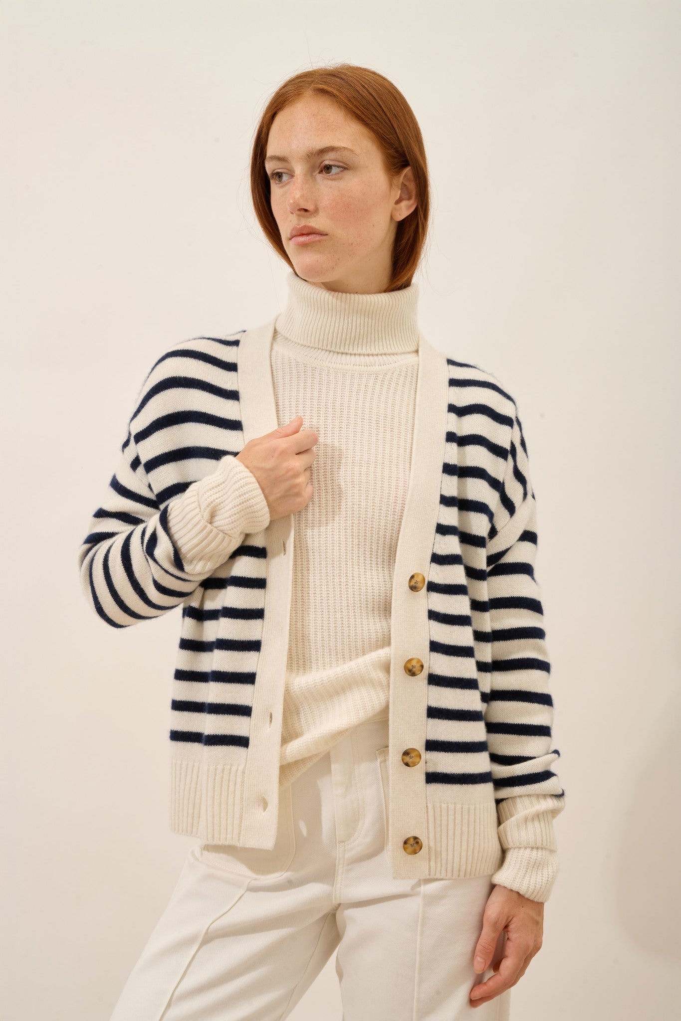 mirena cardigan col v 4 fils bi-color navy/ivoire 100% cachemire