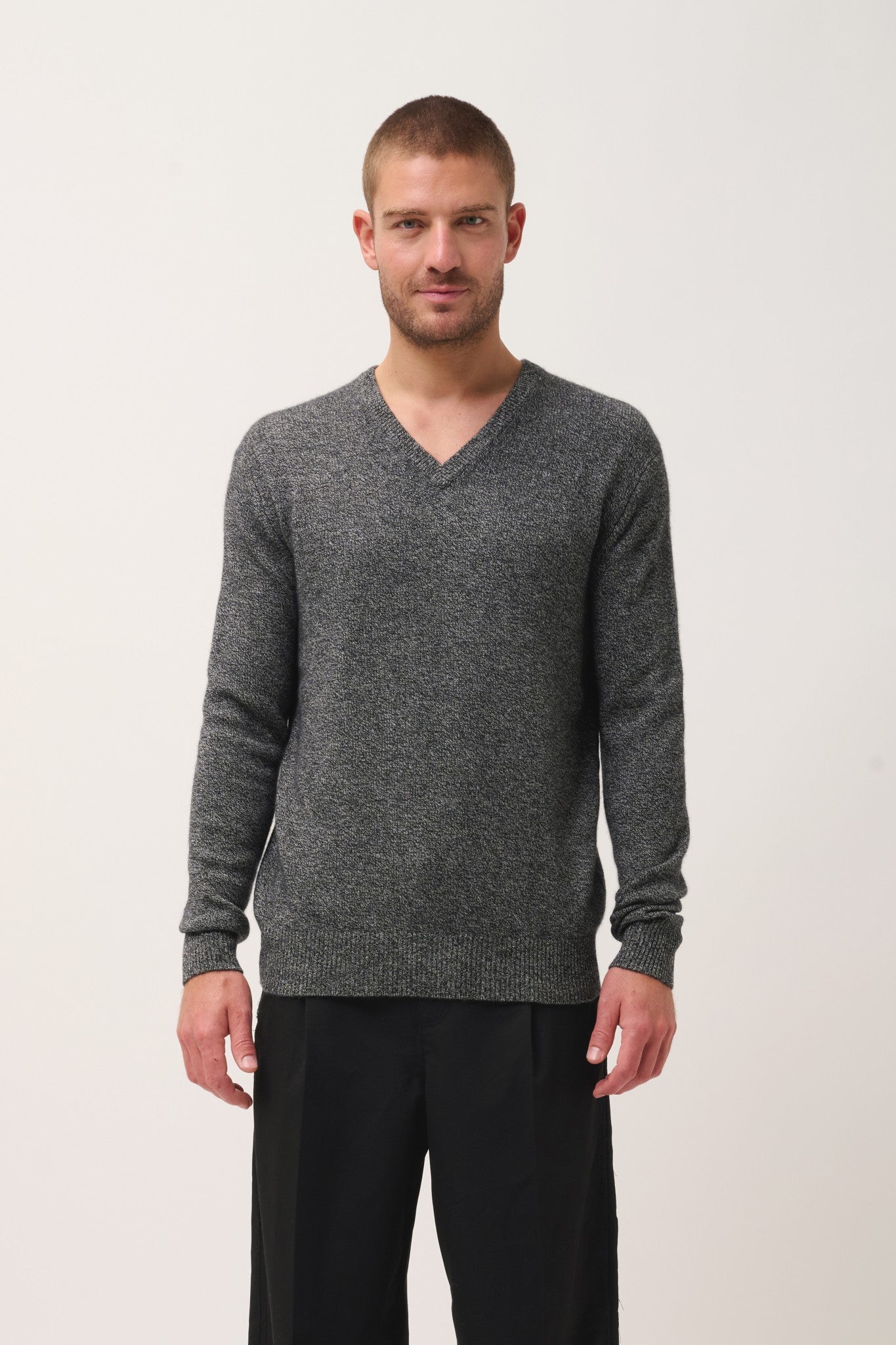 nathan  pull col v noir/blanc