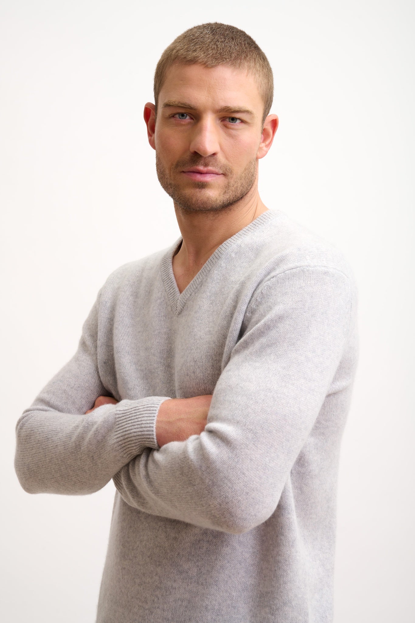 NATHAN V-neck sweater, 4-ply light gray heather