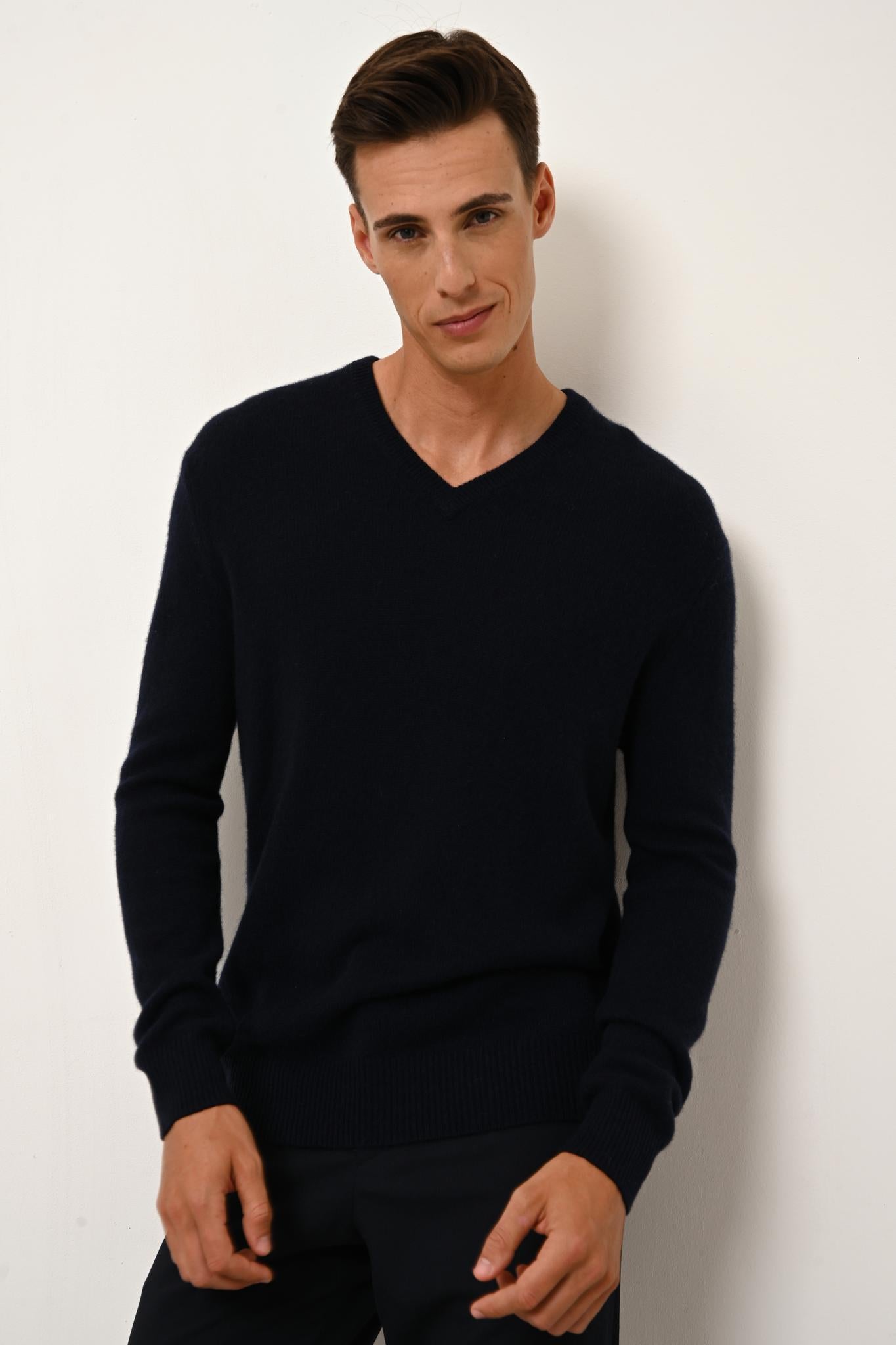 NATHAN v-neck sweater navy