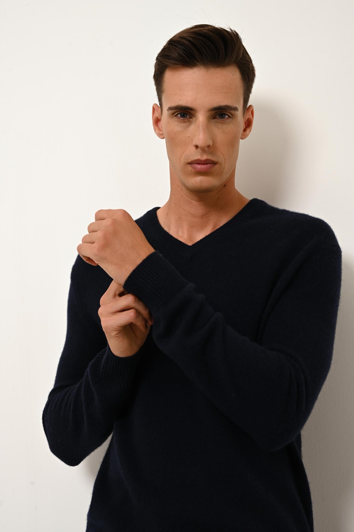 NATHAN v-neck sweater navy