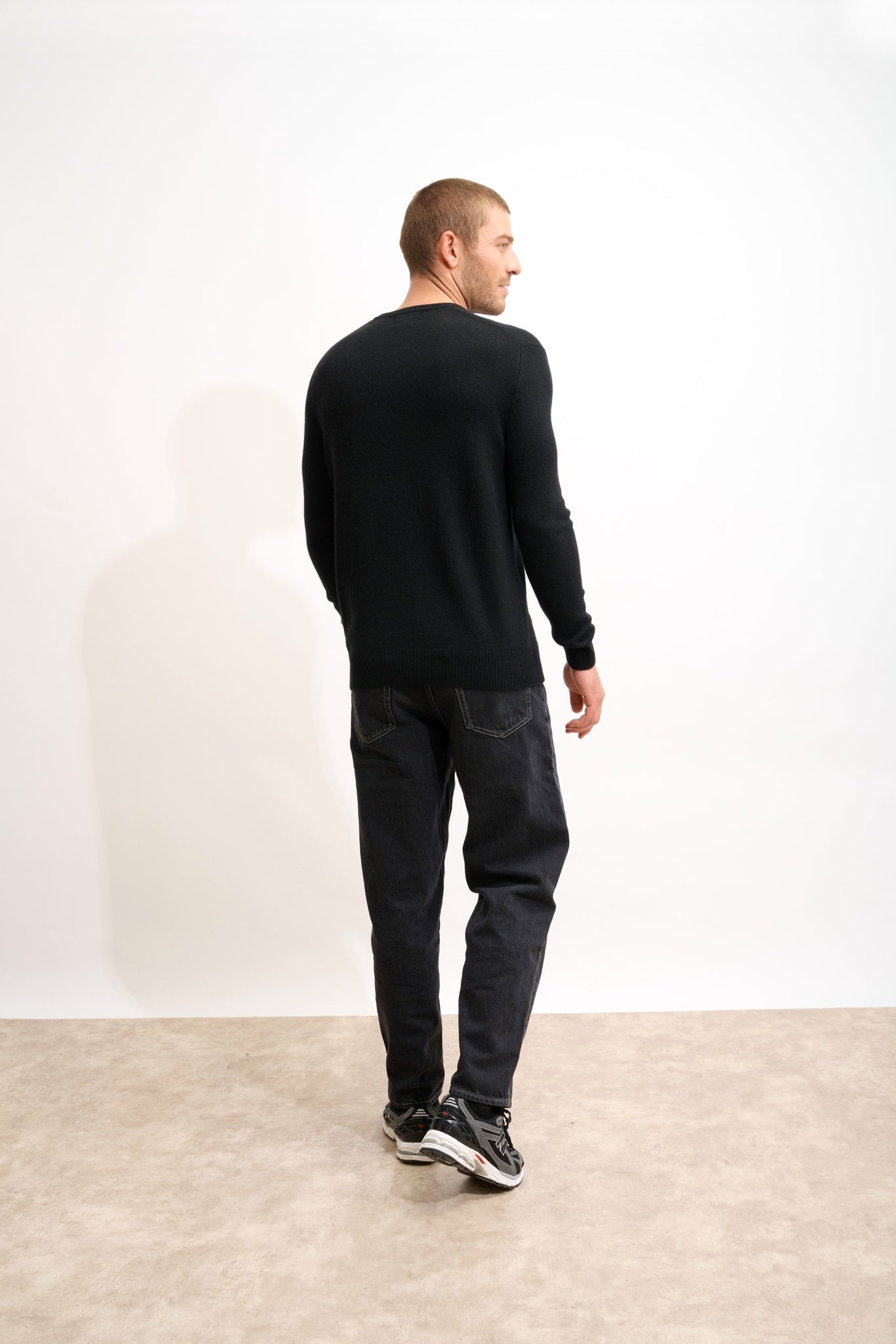 NATHAN black v-neck sweater