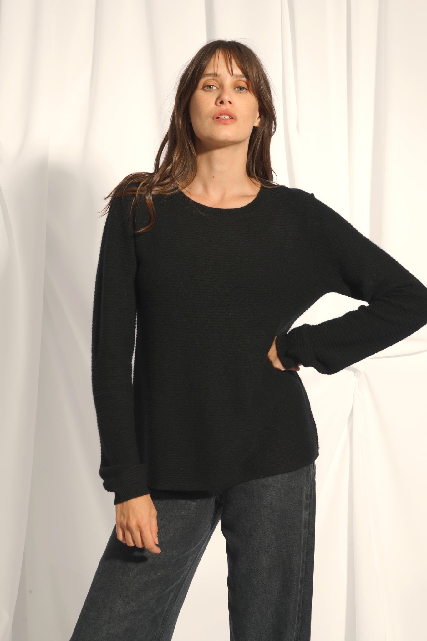NETHY black boat-neck sweater