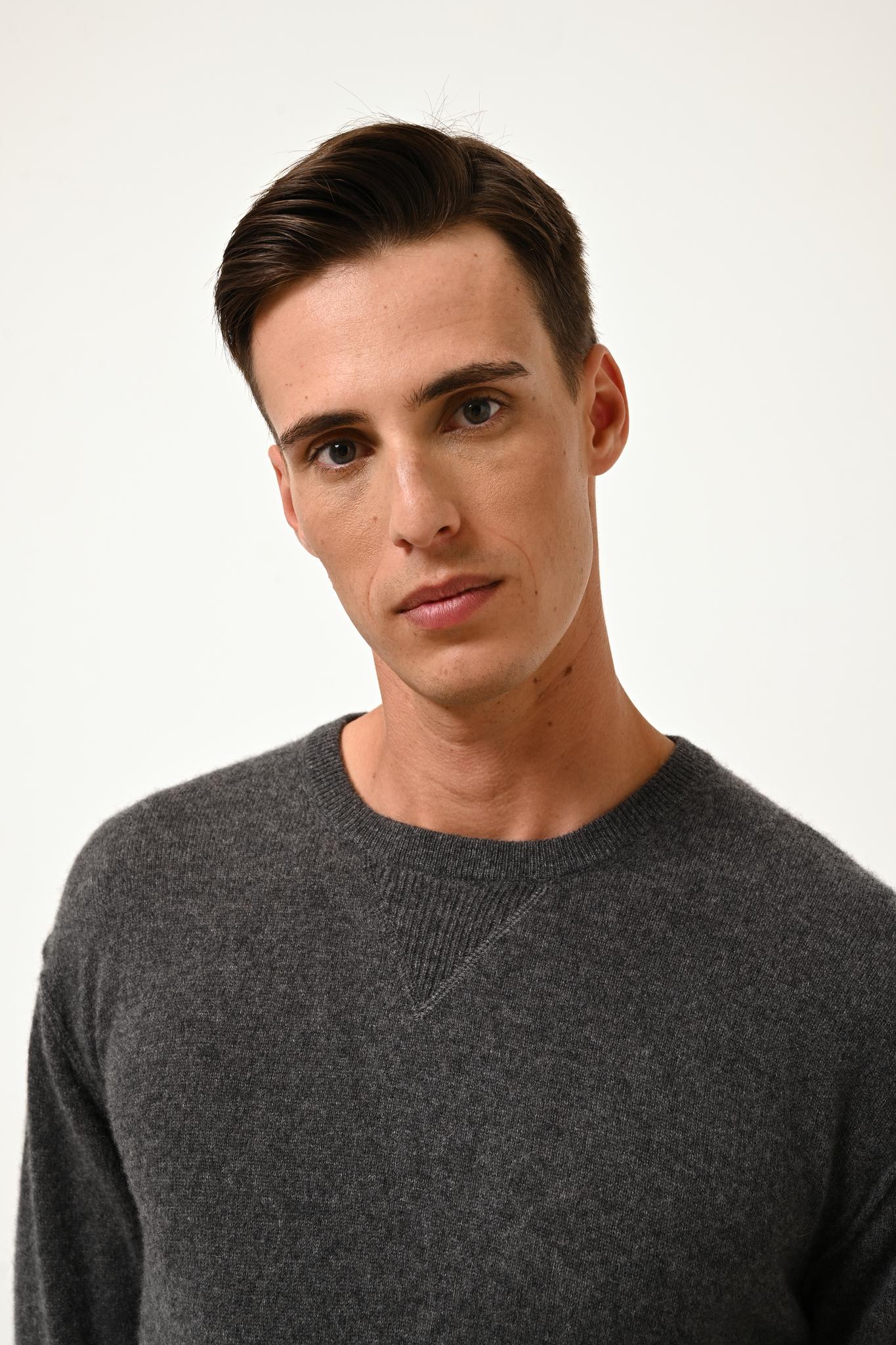 NOE round-neck sweater anthracite mottled