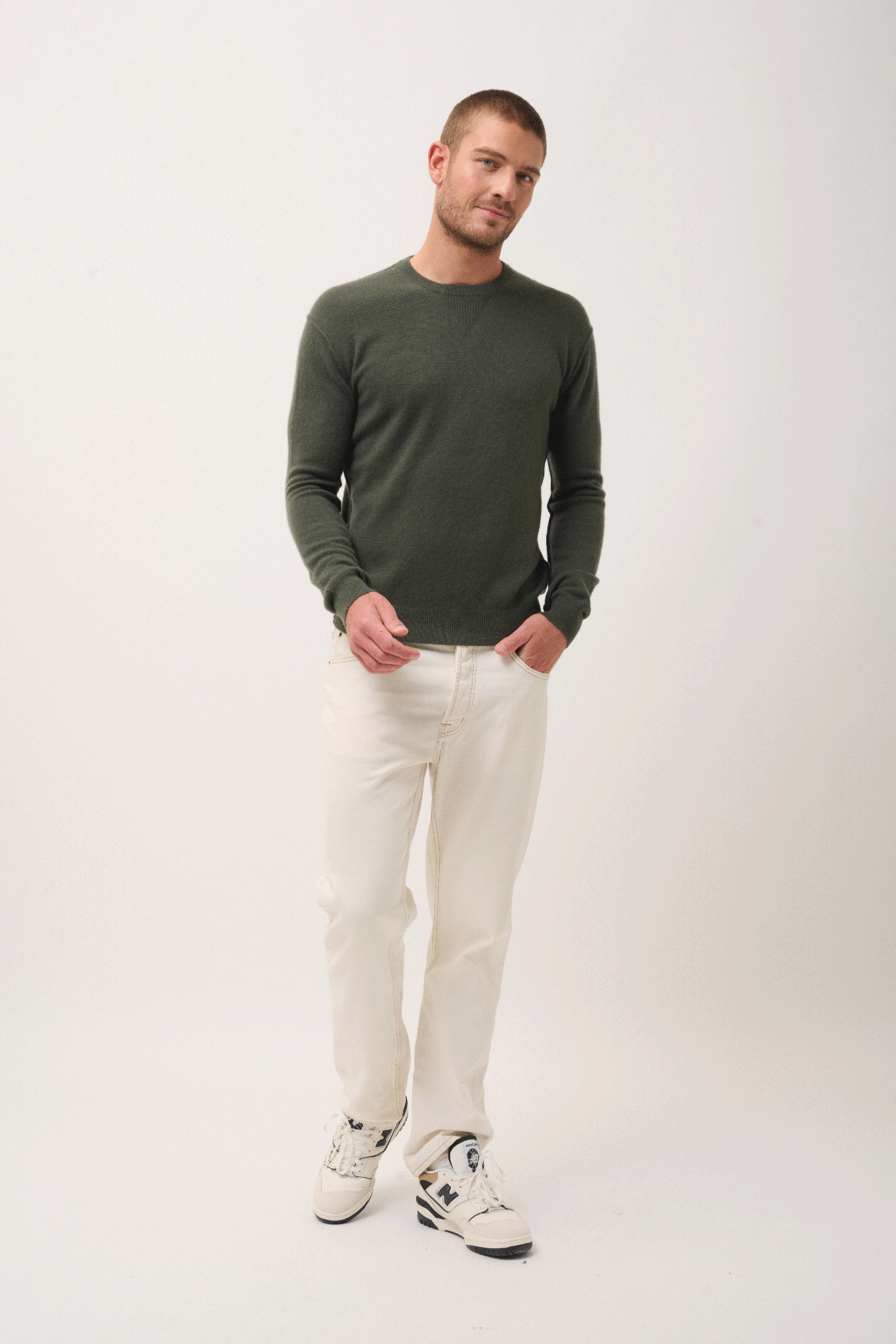 NOE round-neck sweater khaki