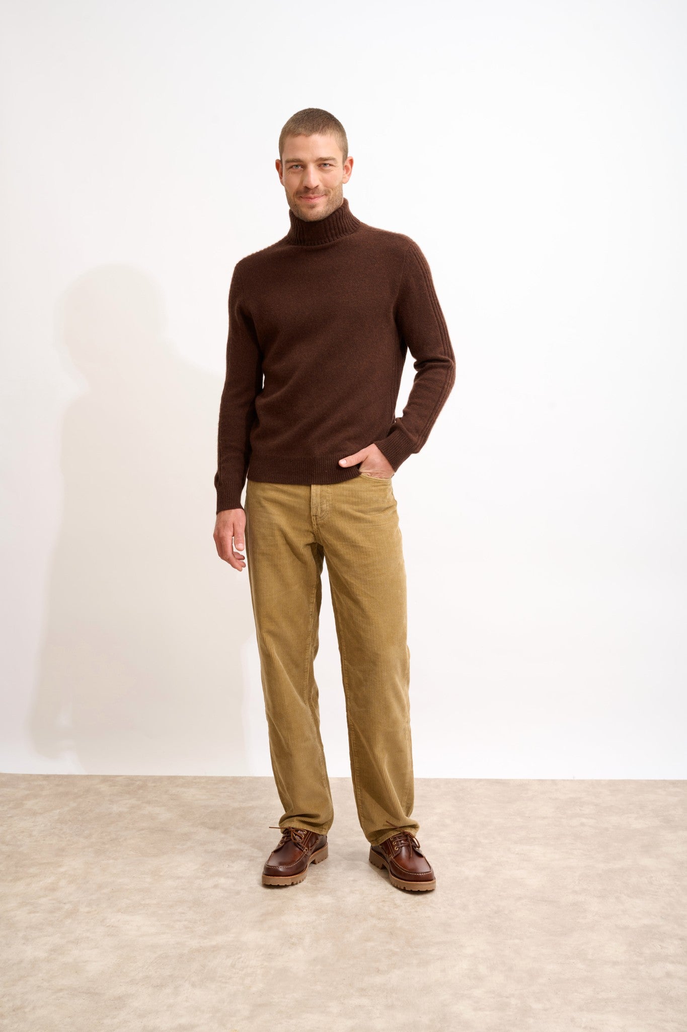 noi pull col roulé café