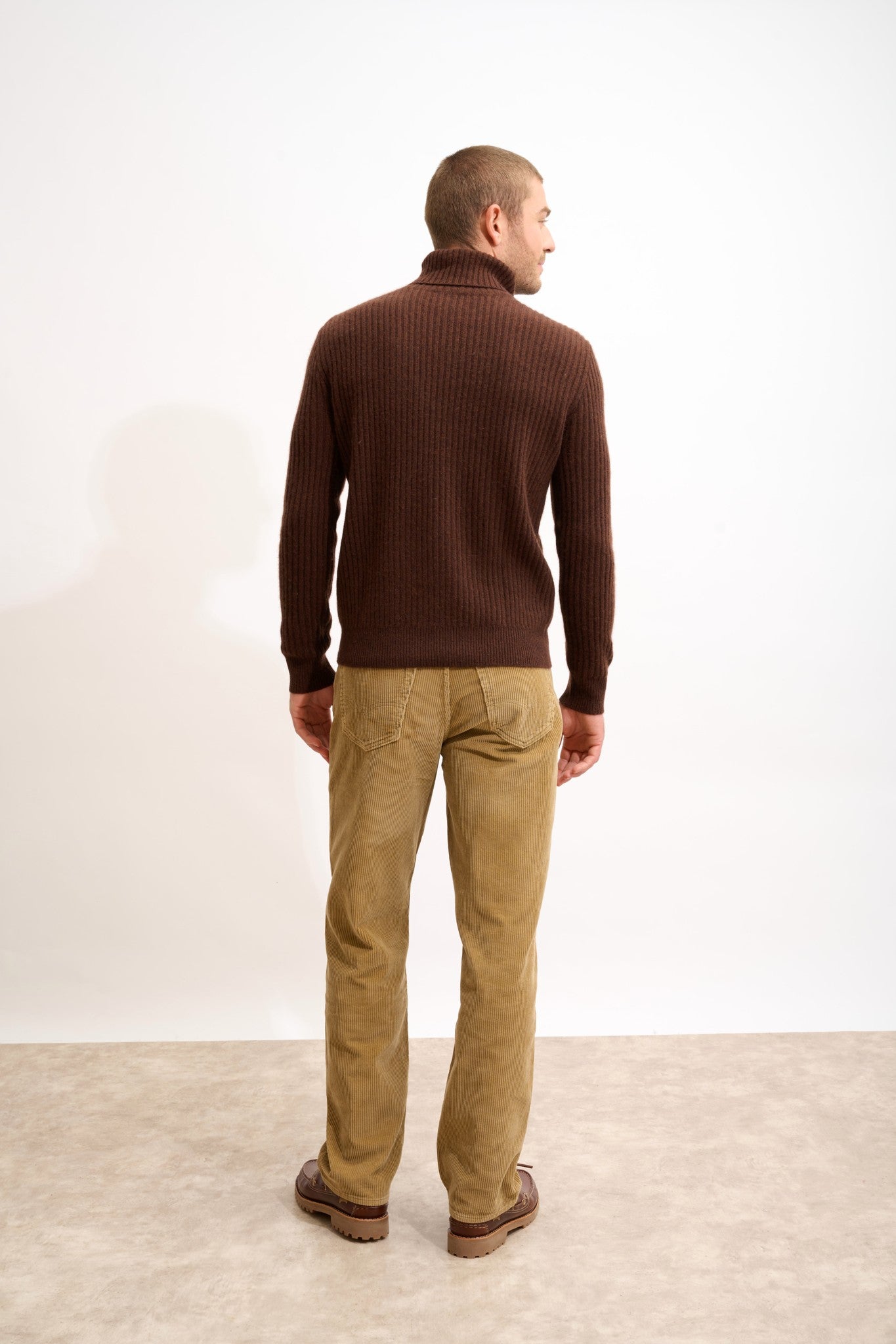 noi pull col roulé café