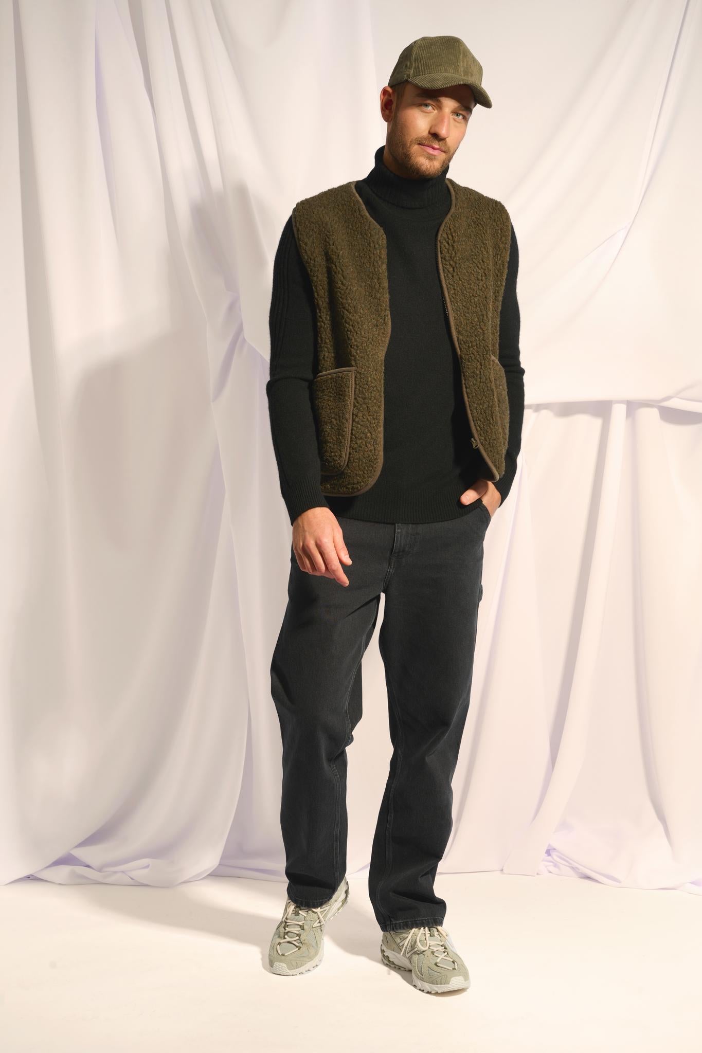 NOI pull col roulé noir