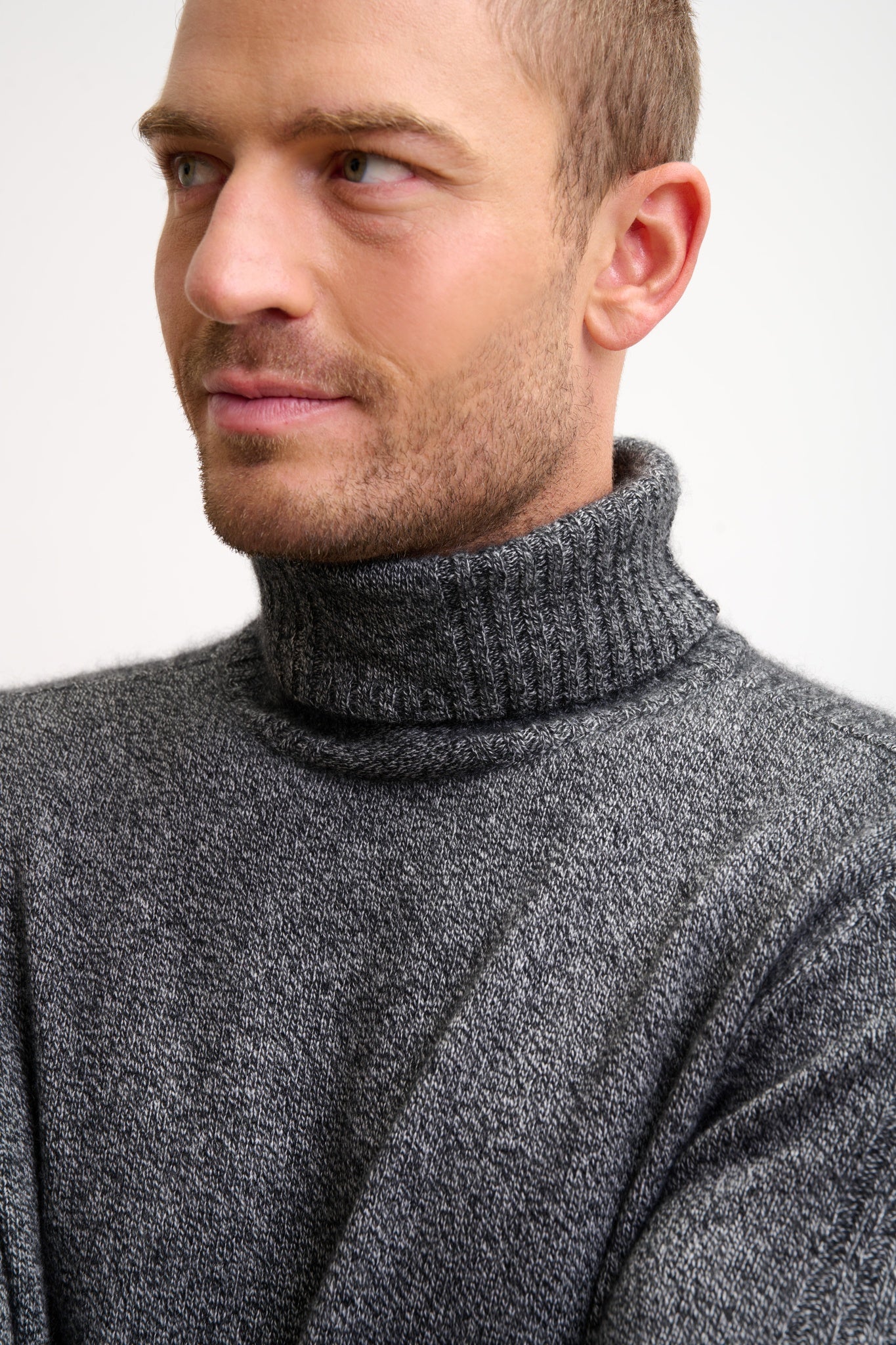 NOI pull col roulé noir/blanc