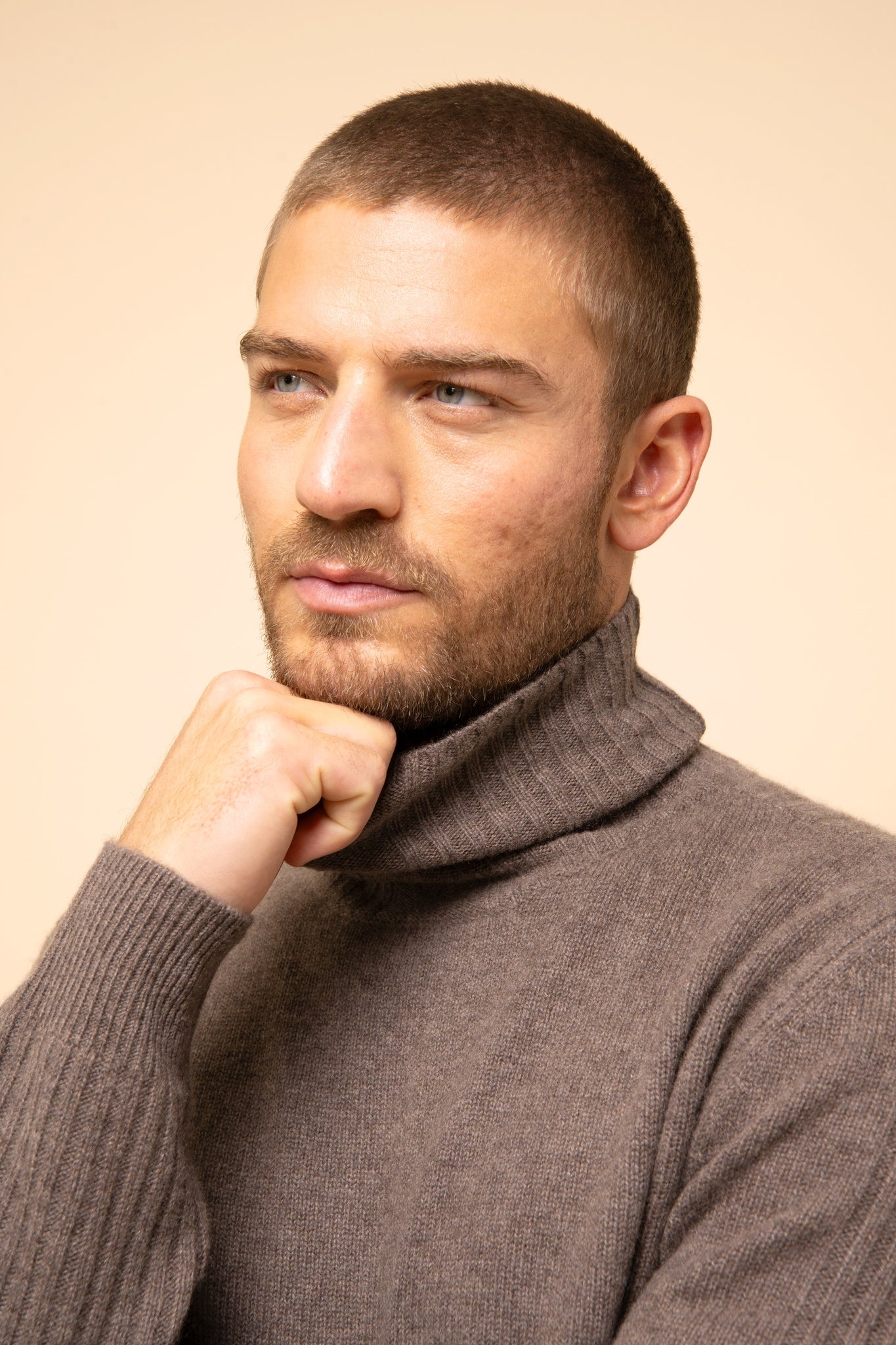 NOI pull col roulé taupe chiné