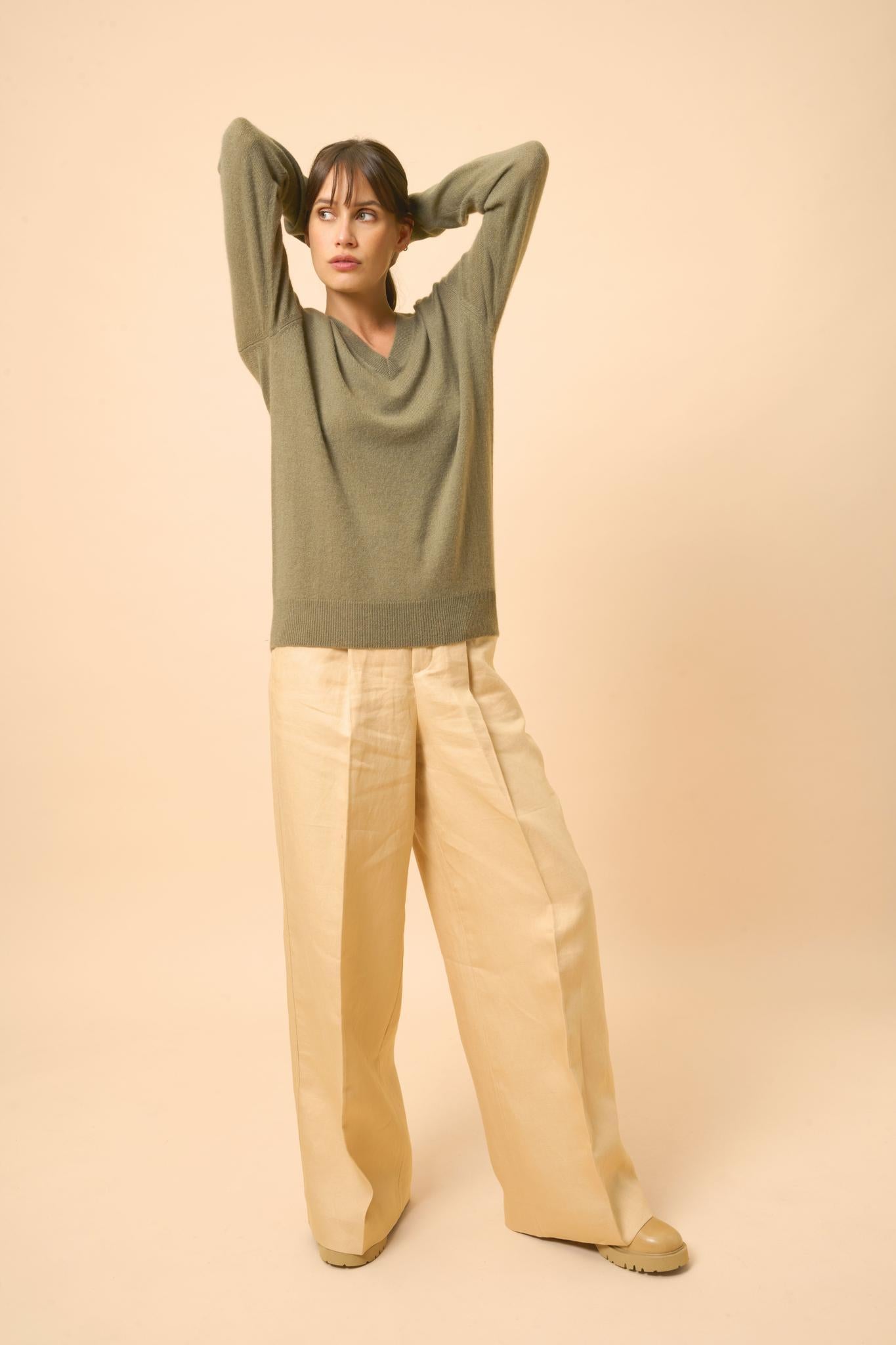 NORA v-neck army sweater