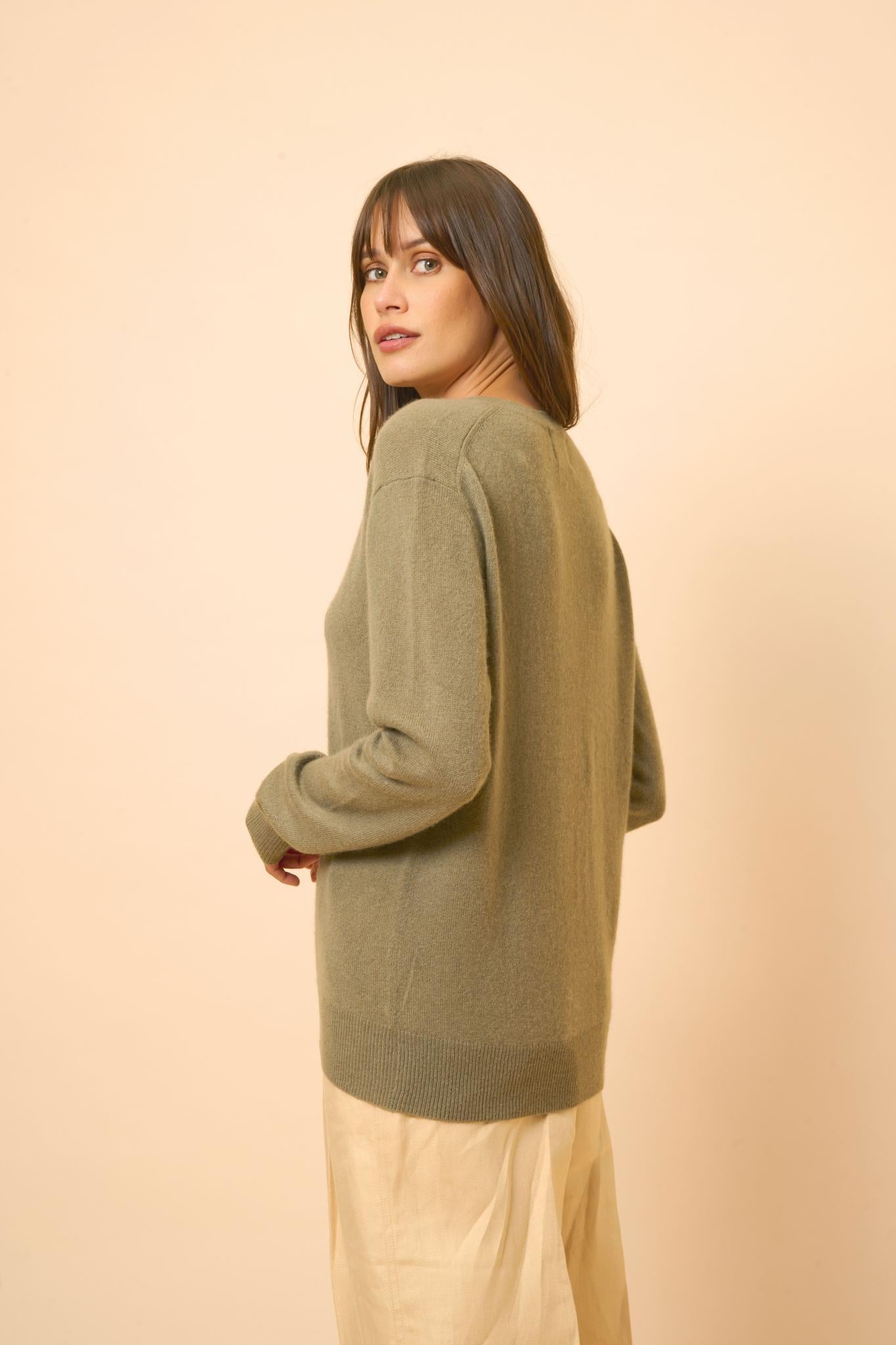 NORA v-neck army sweater