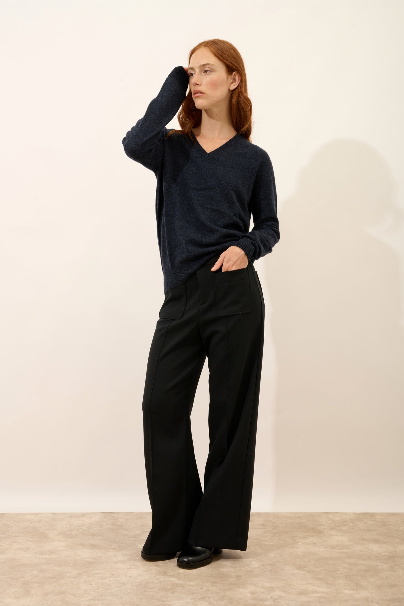 NORA pull col v caviar