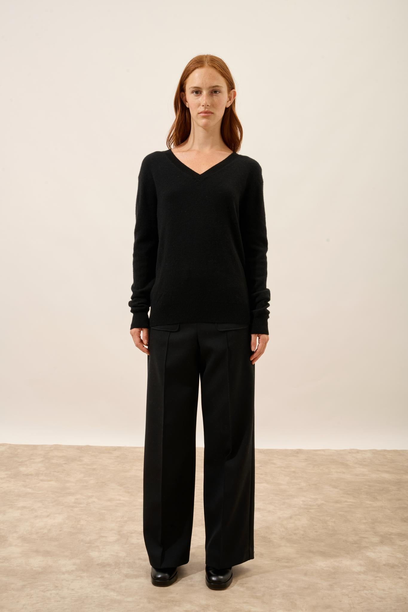 NORA black v-neck sweater
