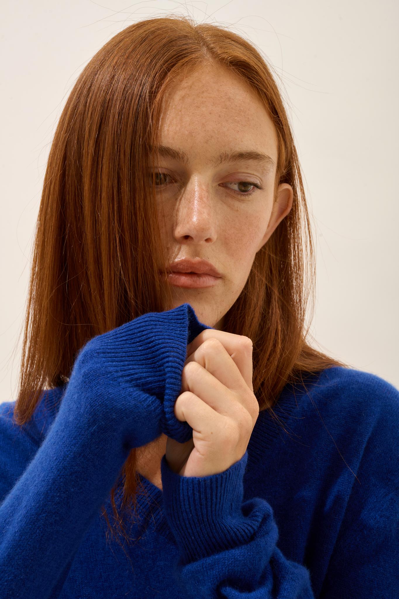 NORA v-neck sweater ultramarine