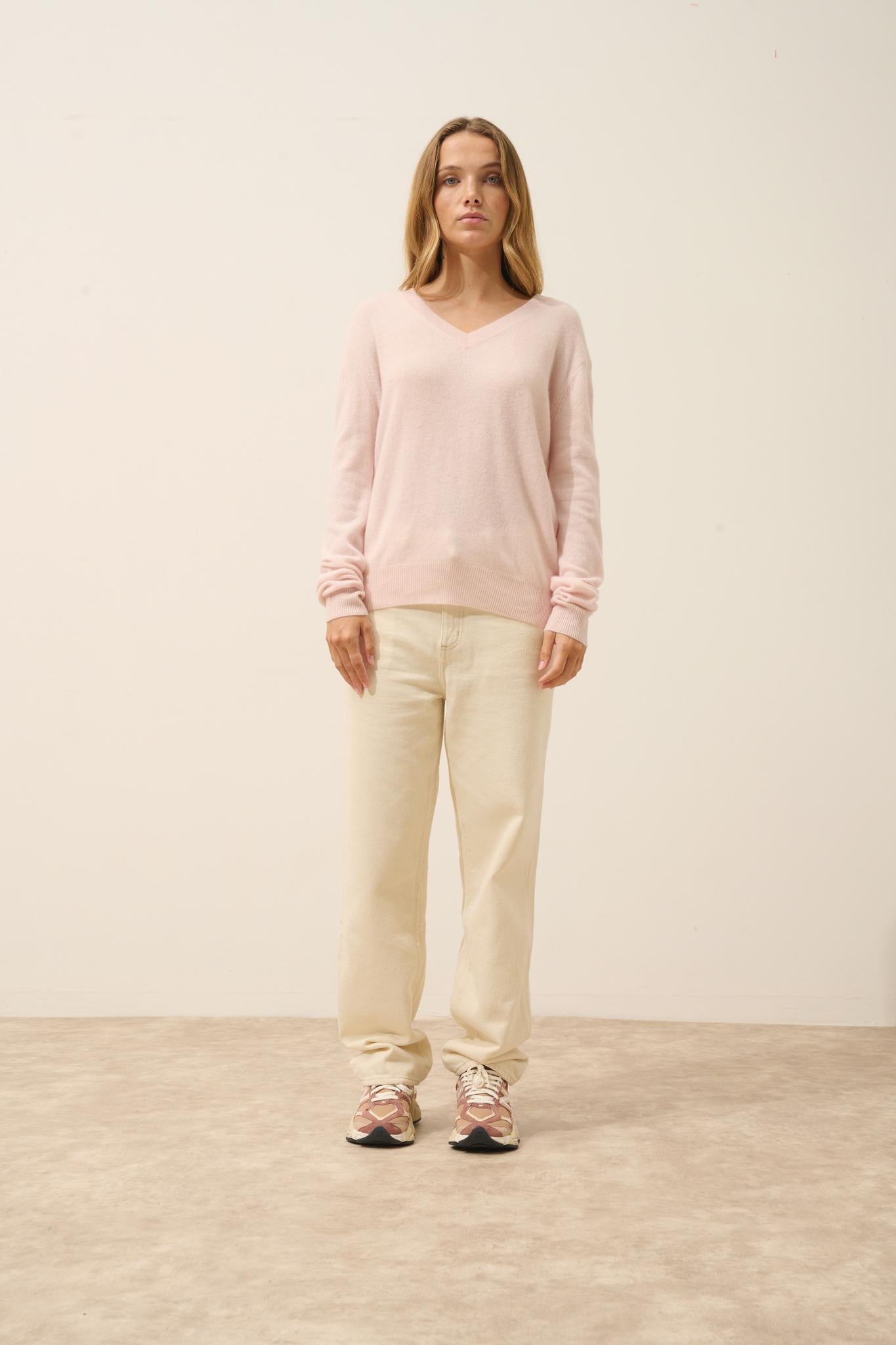 NORA v-neck sweater powder
