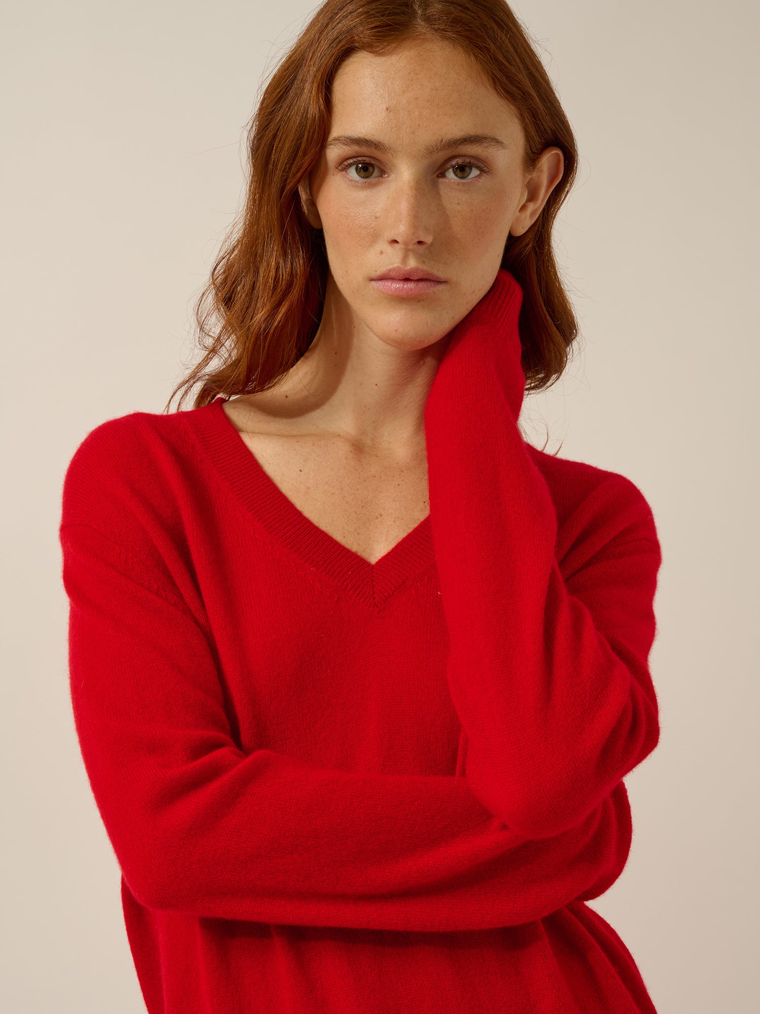 NORA pull col v rouge