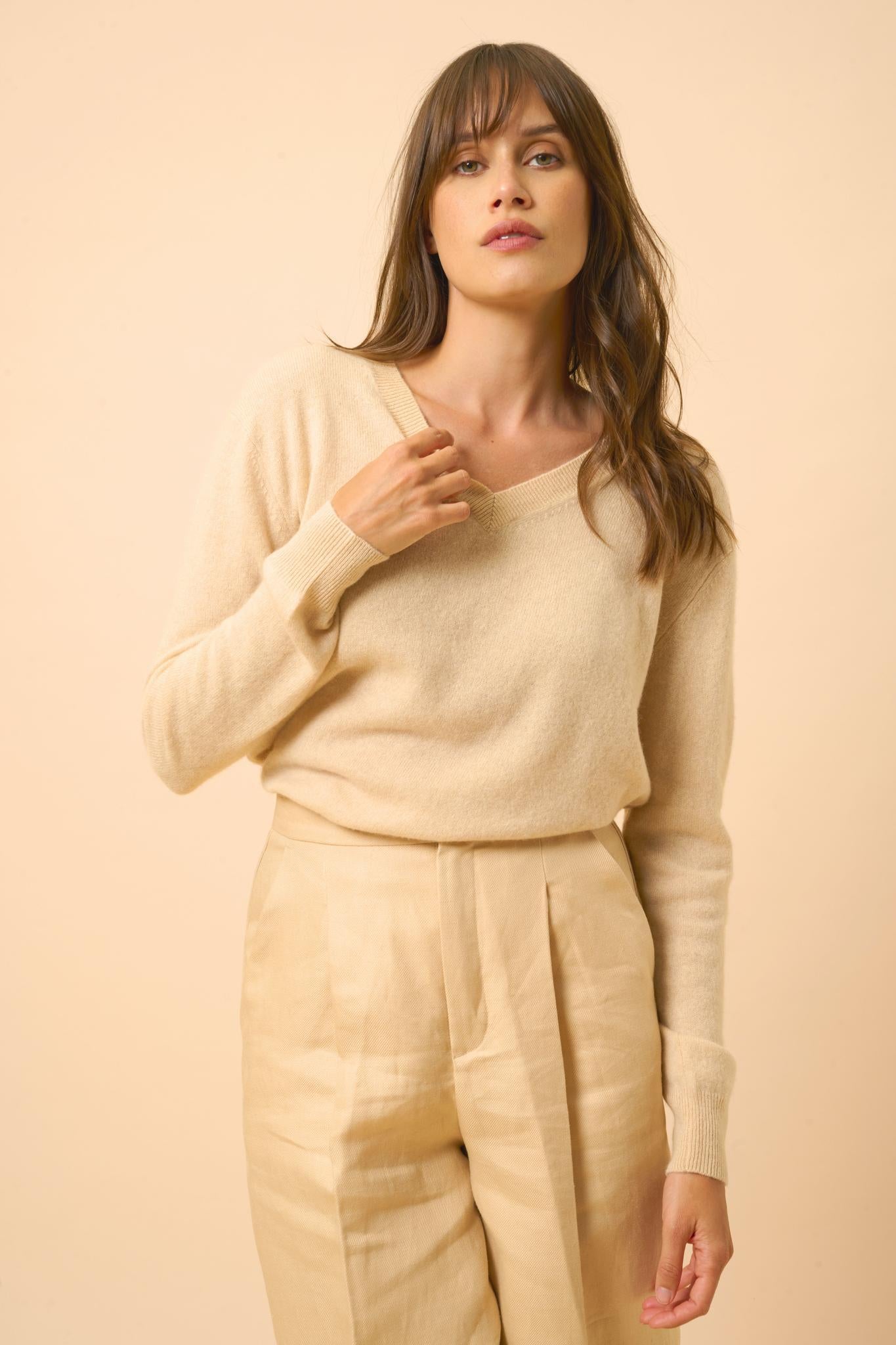 NORA v-neck sweater sand