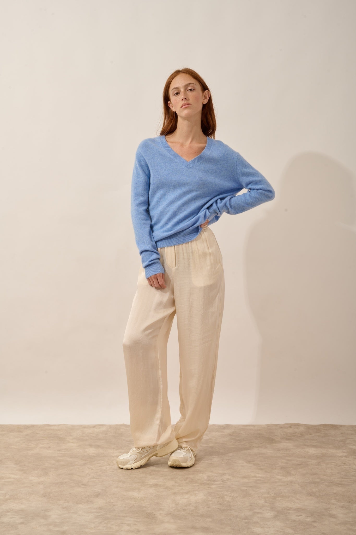 NORA V-neck sweater sky