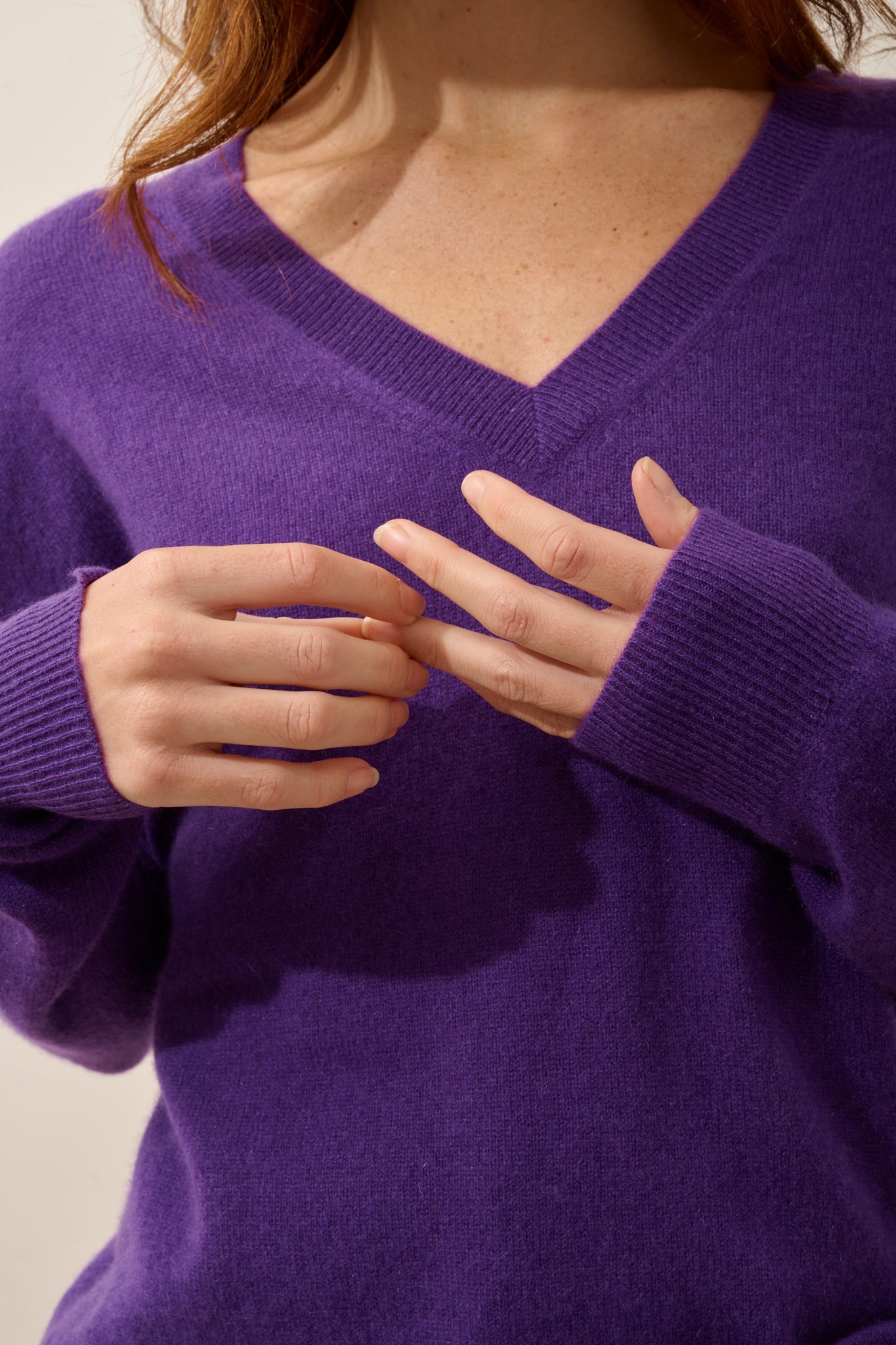 NORA pull col v violette