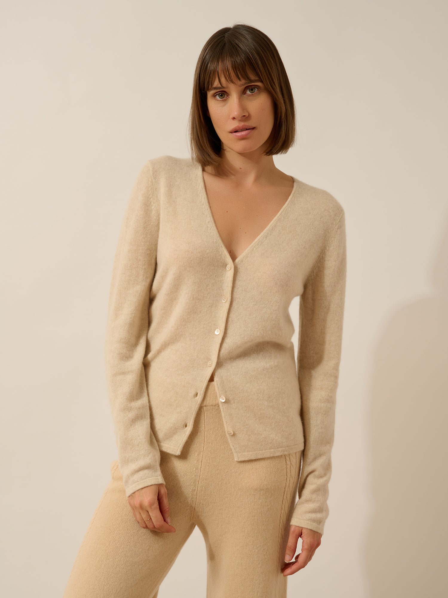 NORMA cardigan col v avoine