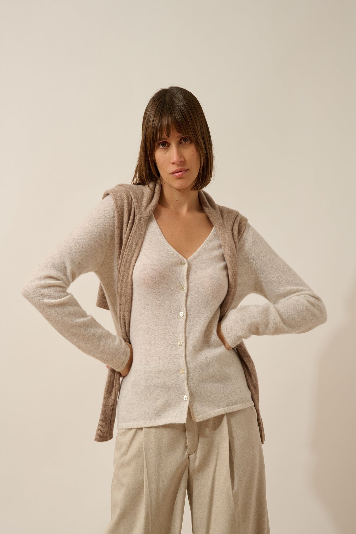 NORMA cardigan with V-neck in pearl gray heather