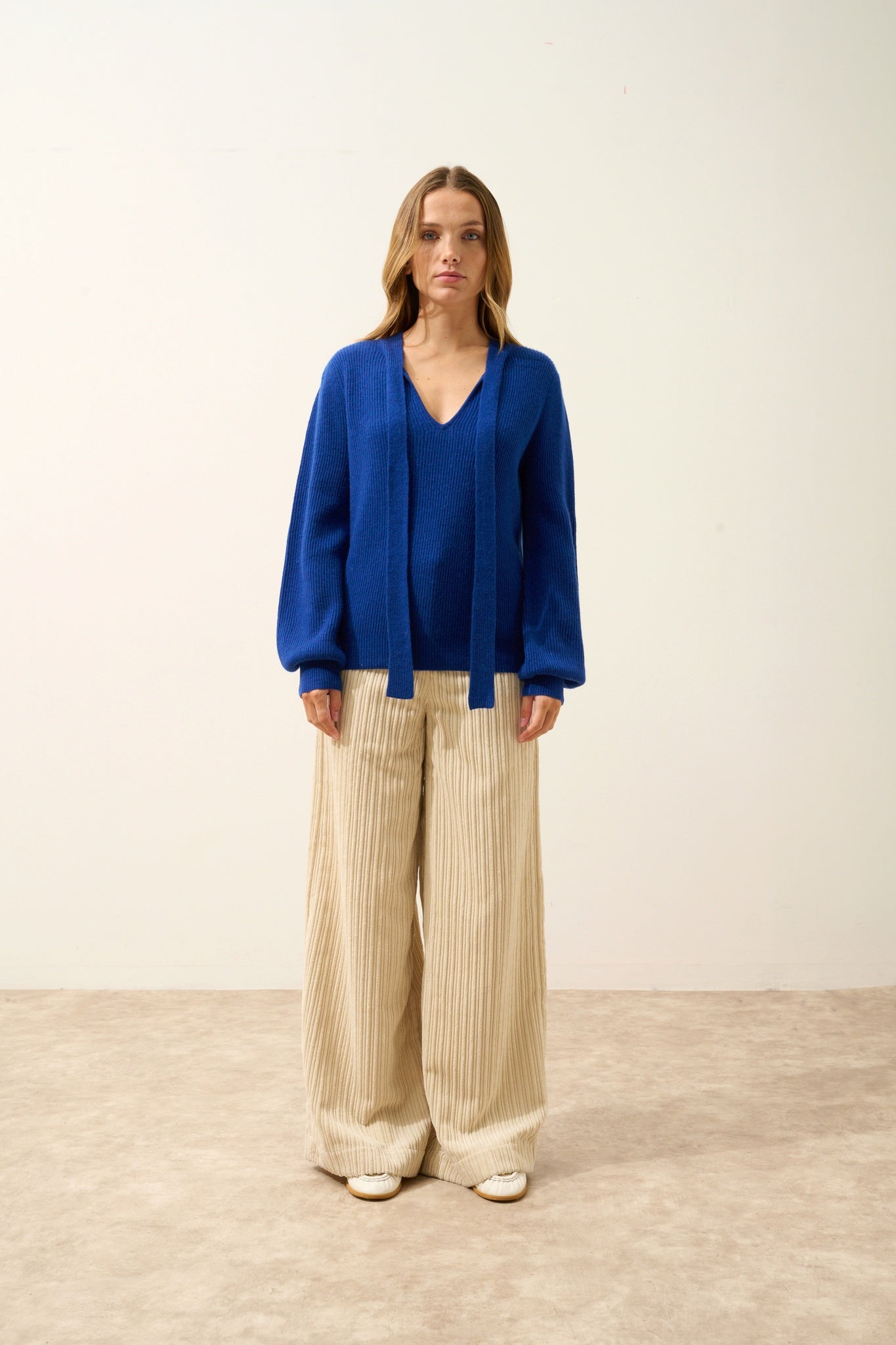 NOTY pull col lavallière outremer