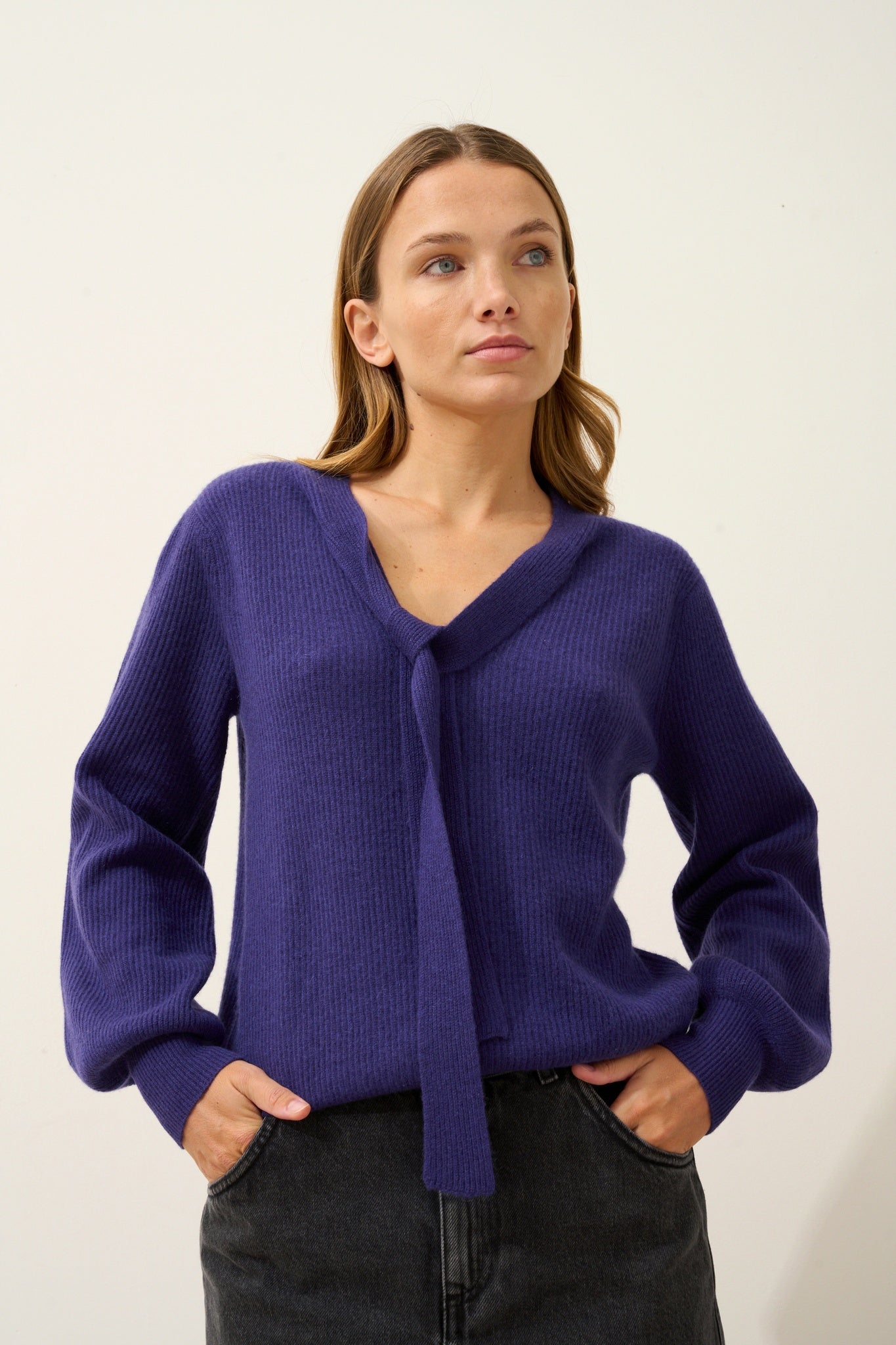 NOTY pull col lavallière purple